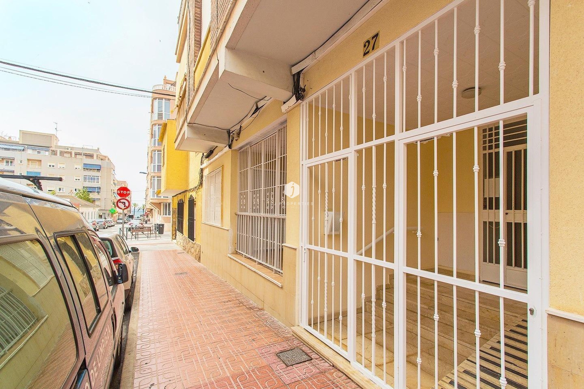 Z drugiej ręki - Mieszkanie w bloku -
Torrevieja - Playa del Cura