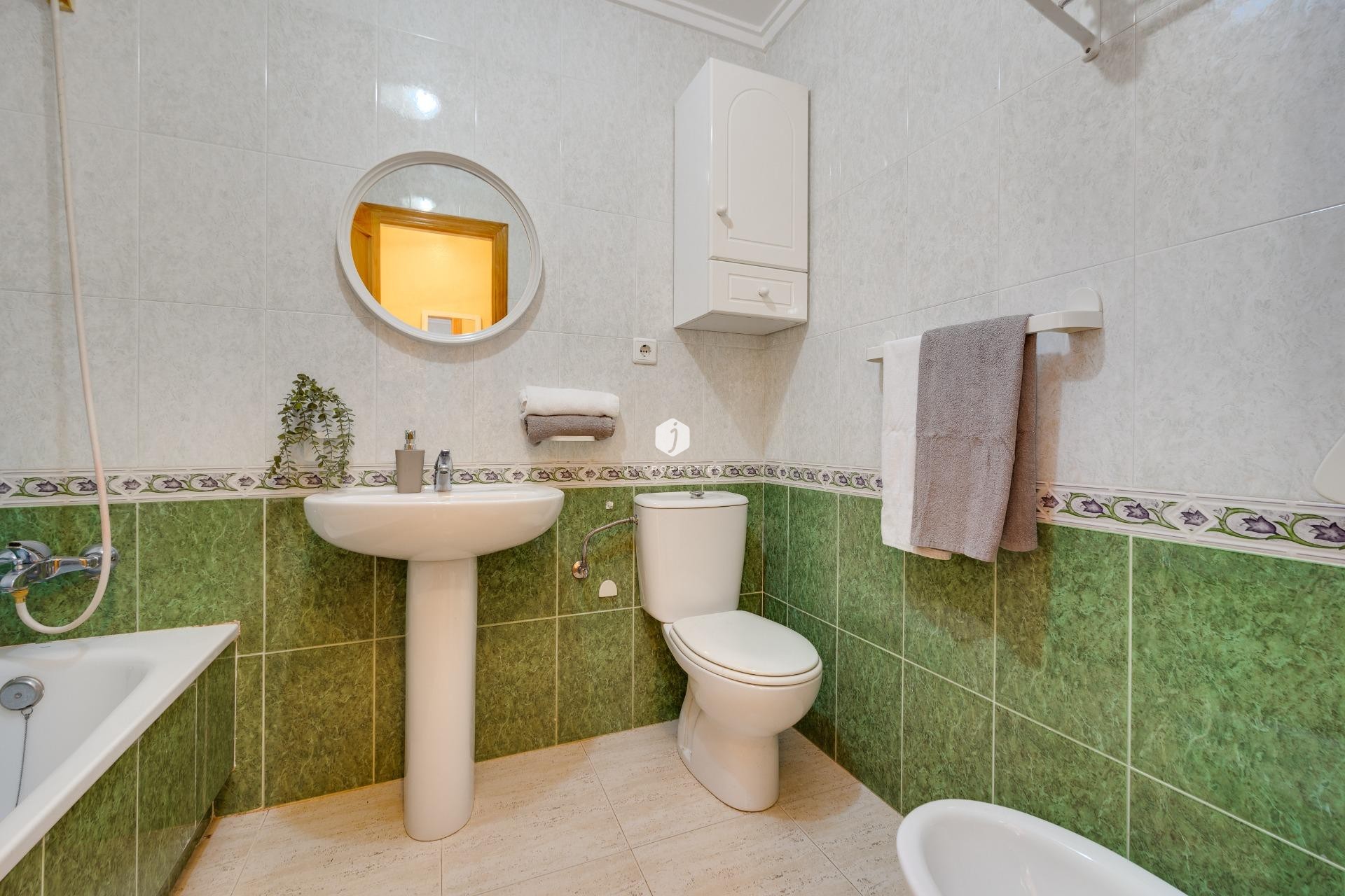 Z drugiej ręki - Mieszkanie w bloku -
Torrevieja - Playa del Cura