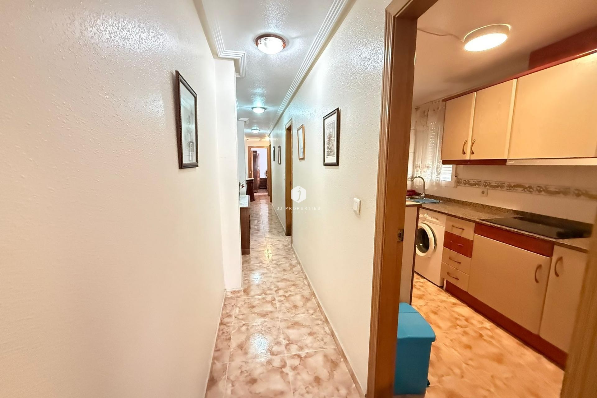 Z drugiej ręki - Mieszkanie w bloku -
Torrevieja - Playa del Cura