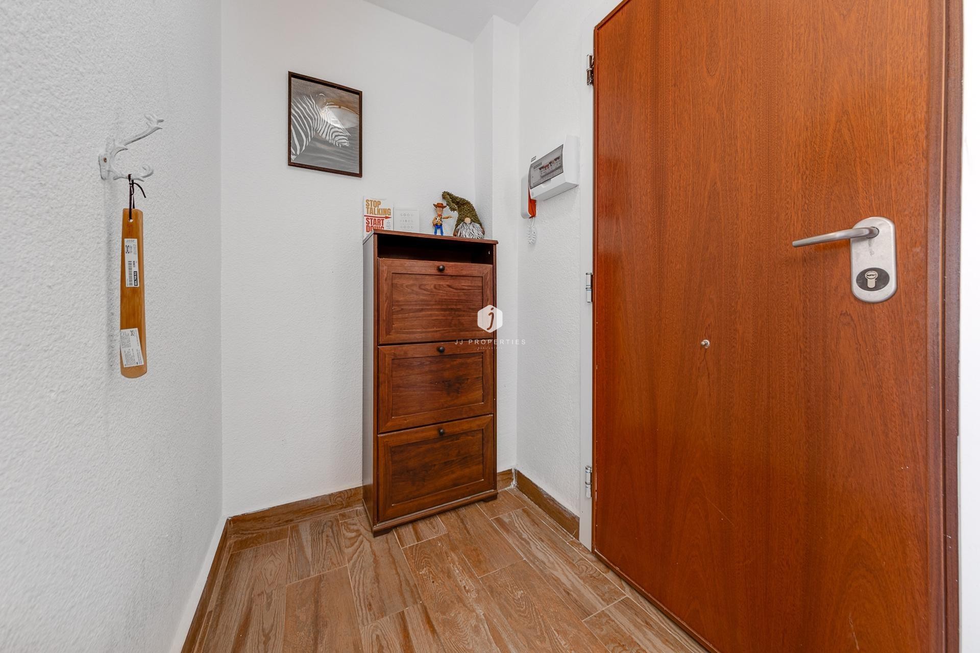 Z drugiej ręki - Mieszkanie w bloku -
Torrevieja - Playa del Cura