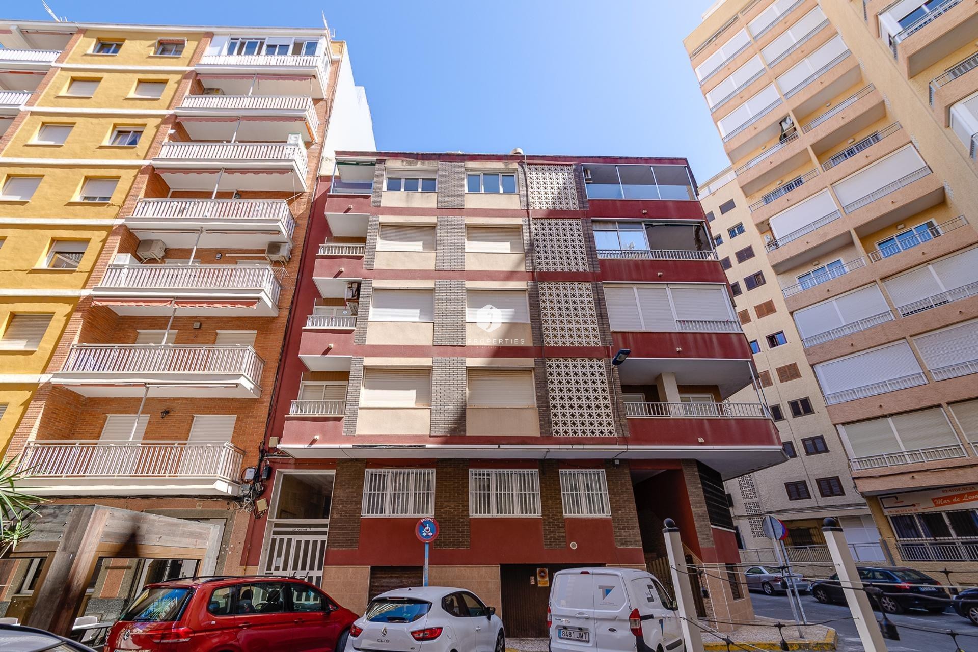 Z drugiej ręki - Mieszkanie w bloku -
Torrevieja - Playa del Cura
