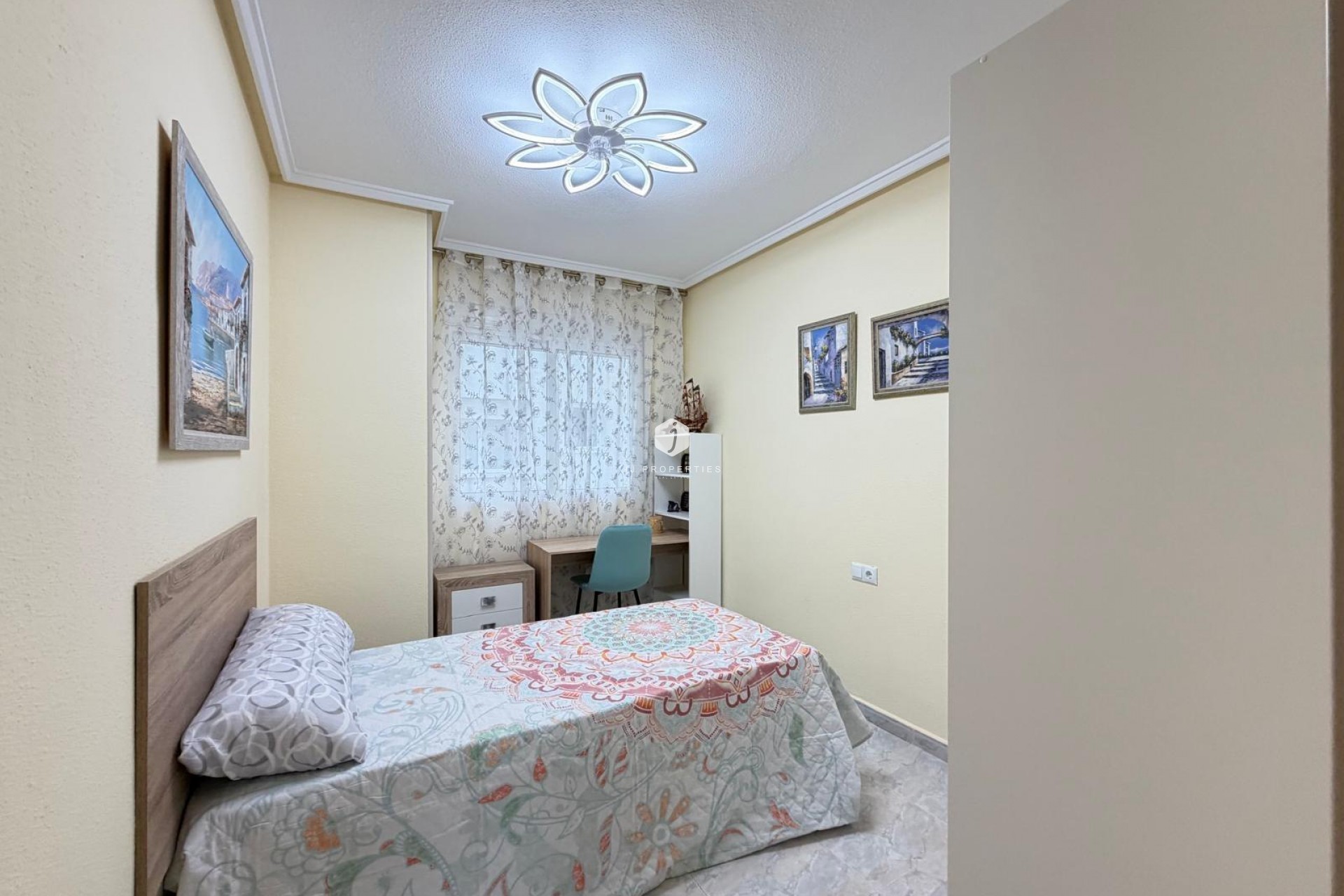 Z drugiej ręki - Mieszkanie w bloku -
Torrevieja - Playa del Cura