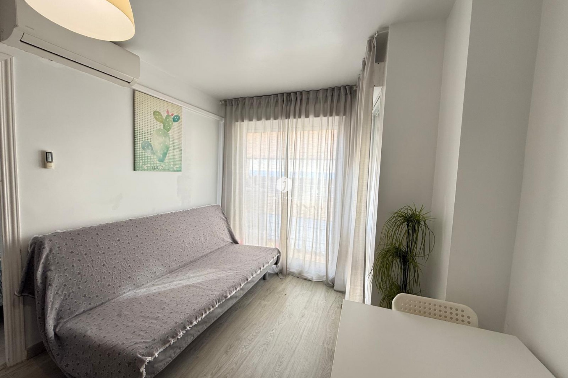 Z drugiej ręki - Mieszkanie w bloku -
Torrevieja - Playa del Cura