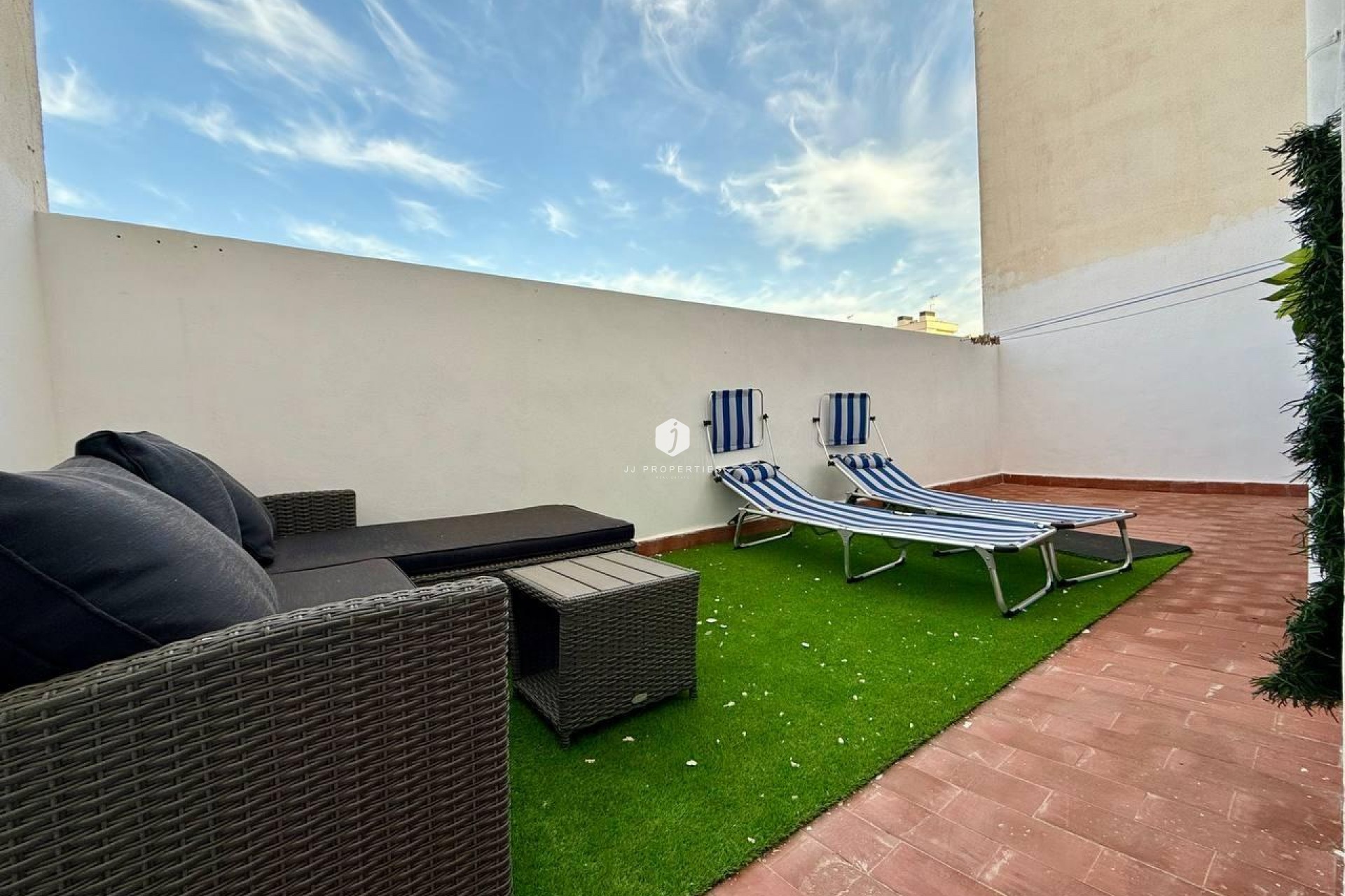 Z drugiej ręki - Mieszkanie w bloku -
Torrevieja - Playa del Cura