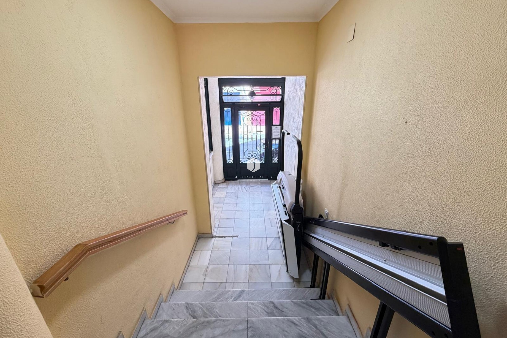 Z drugiej ręki - Mieszkanie w bloku -
Torrevieja - Playa del Cura