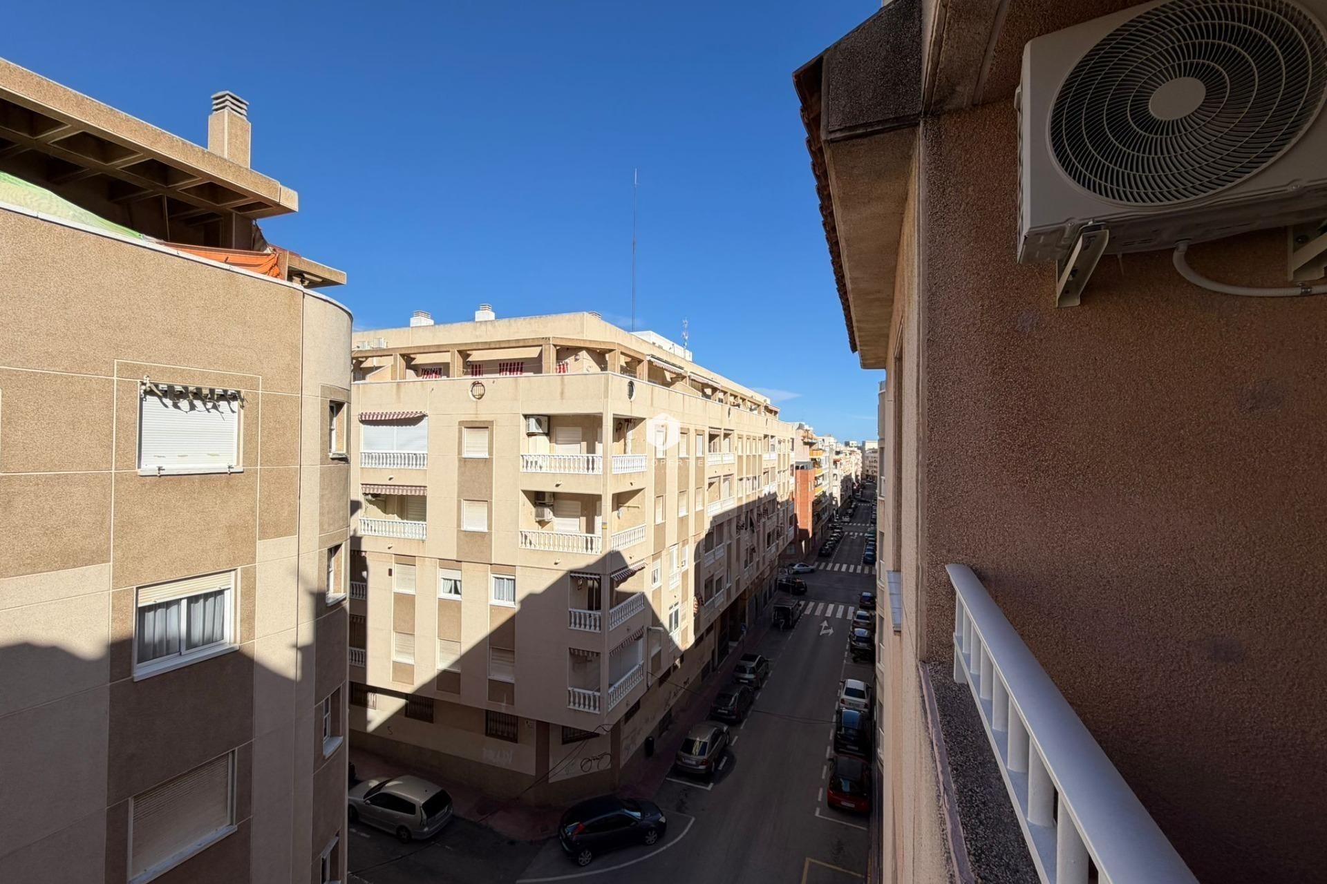 Z drugiej ręki - Mieszkanie w bloku -
Torrevieja - Playa del Cura