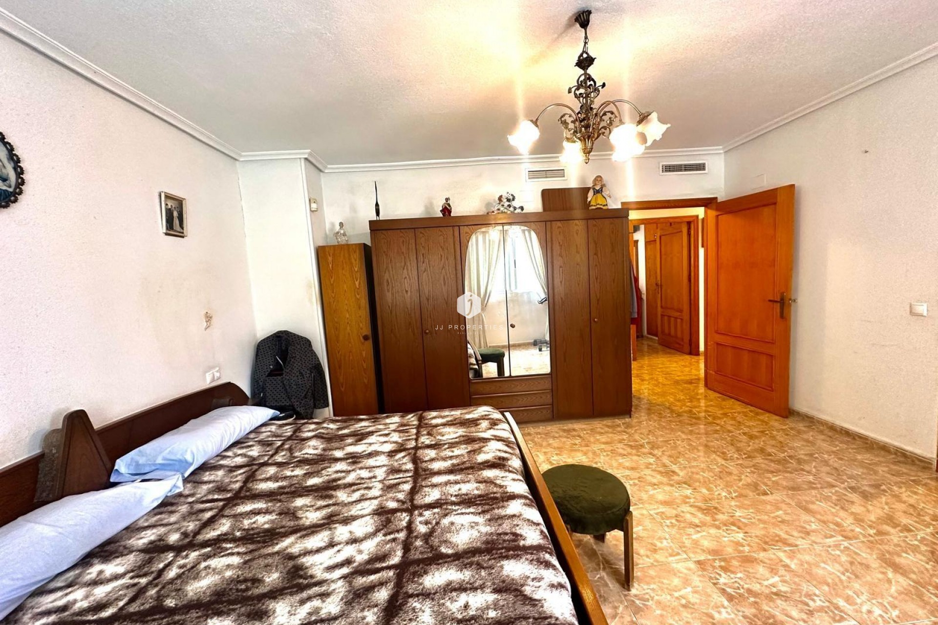 Z drugiej ręki - Mieszkanie w bloku -
Torrevieja - Playa del Cura