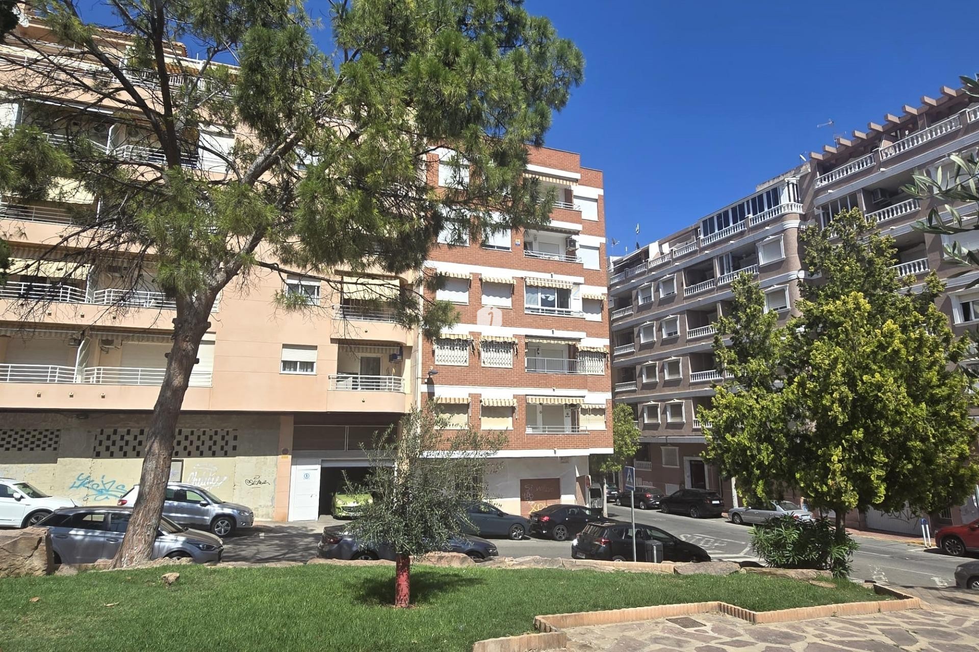 Z drugiej ręki - Mieszkanie w bloku -
Torrevieja - Playa del Cura