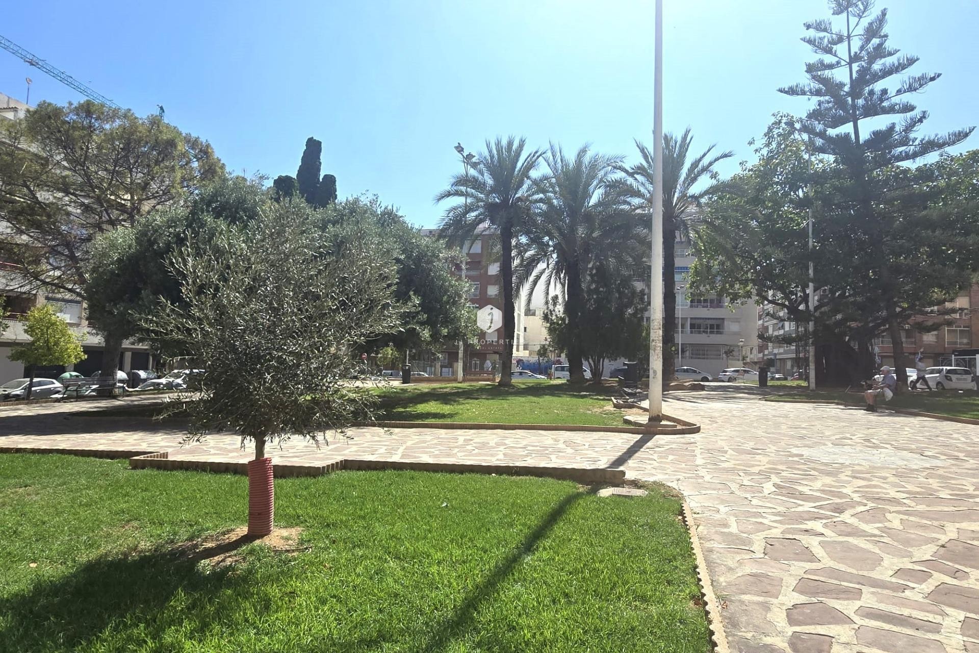 Z drugiej ręki - Mieszkanie w bloku -
Torrevieja - Playa del Cura