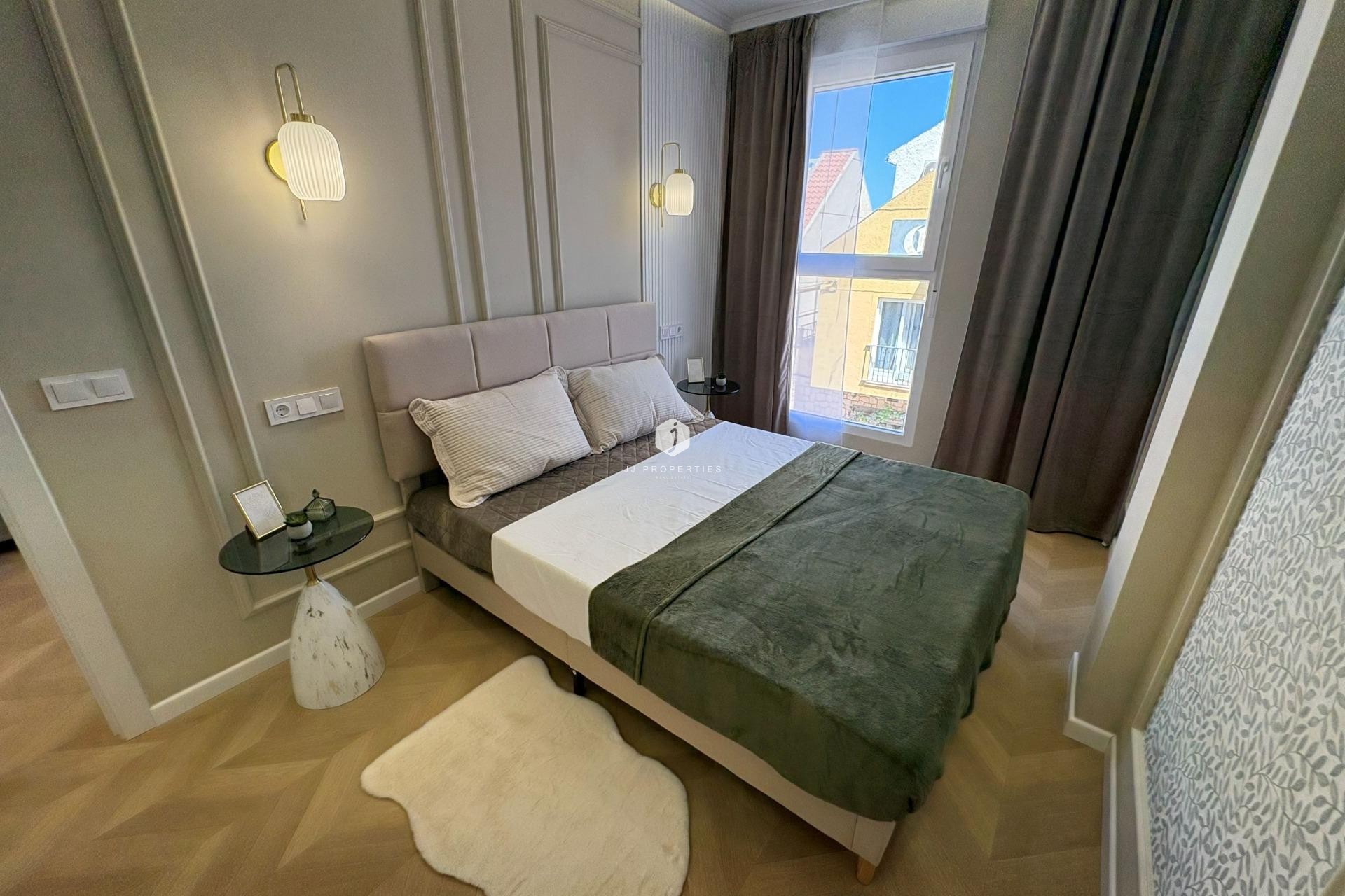 Z drugiej ręki - Mieszkanie w bloku -
Torrevieja - Playa del Cura