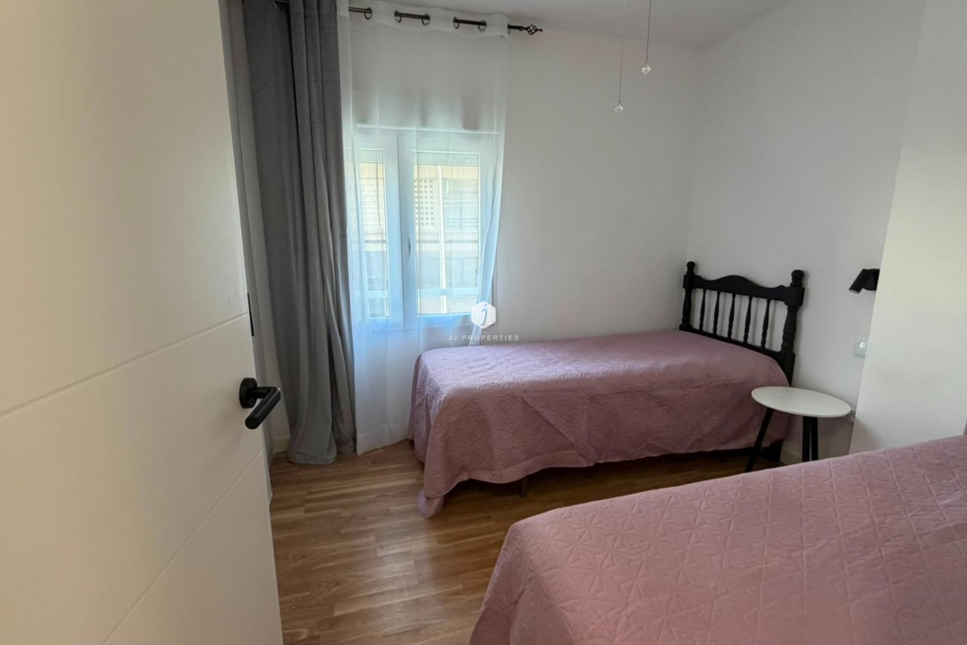 Z drugiej ręki - Mieszkanie w bloku -
Torrevieja - Playa del Cura