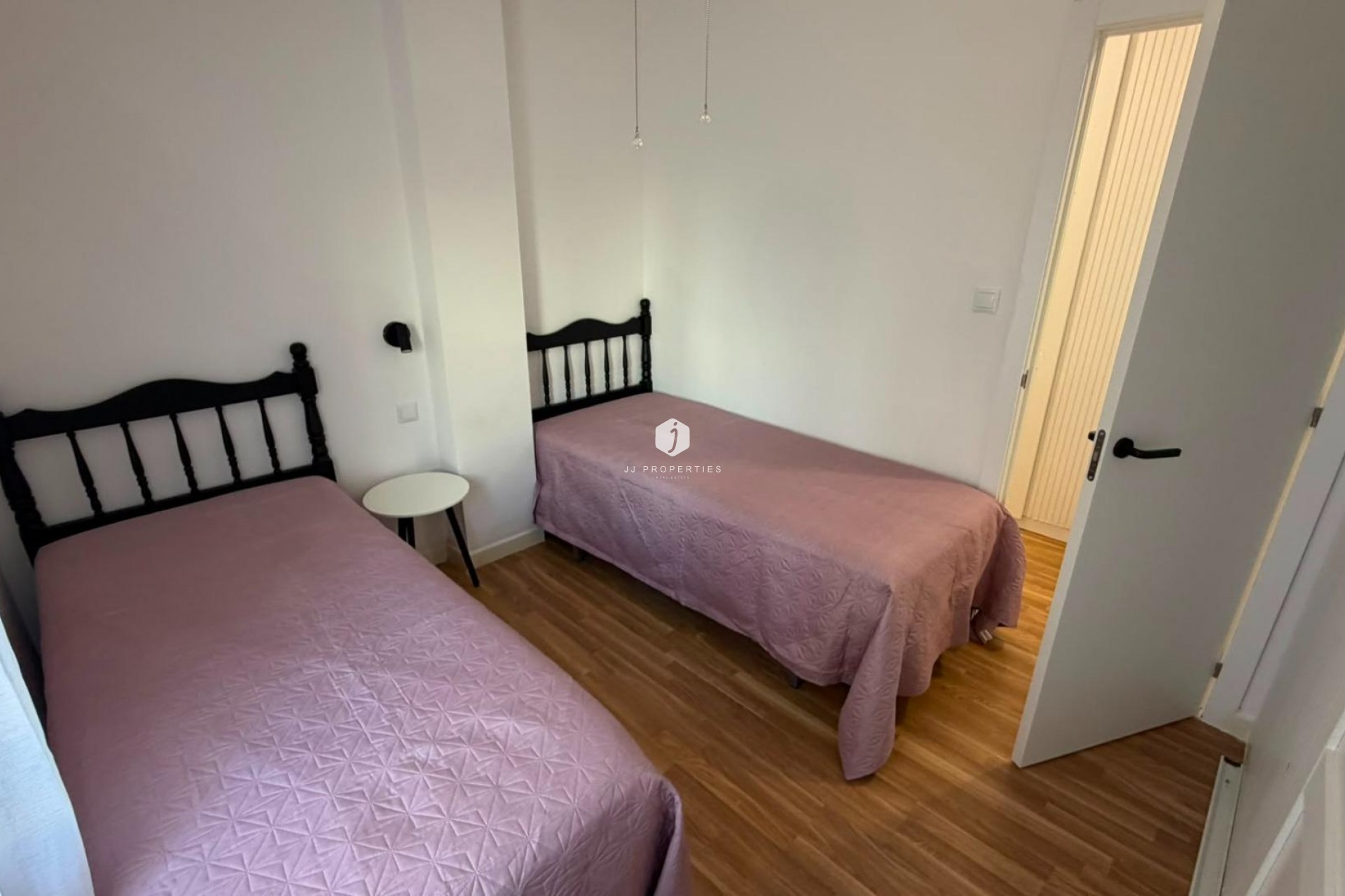 Z drugiej ręki - Mieszkanie w bloku -
Torrevieja - Playa del Cura