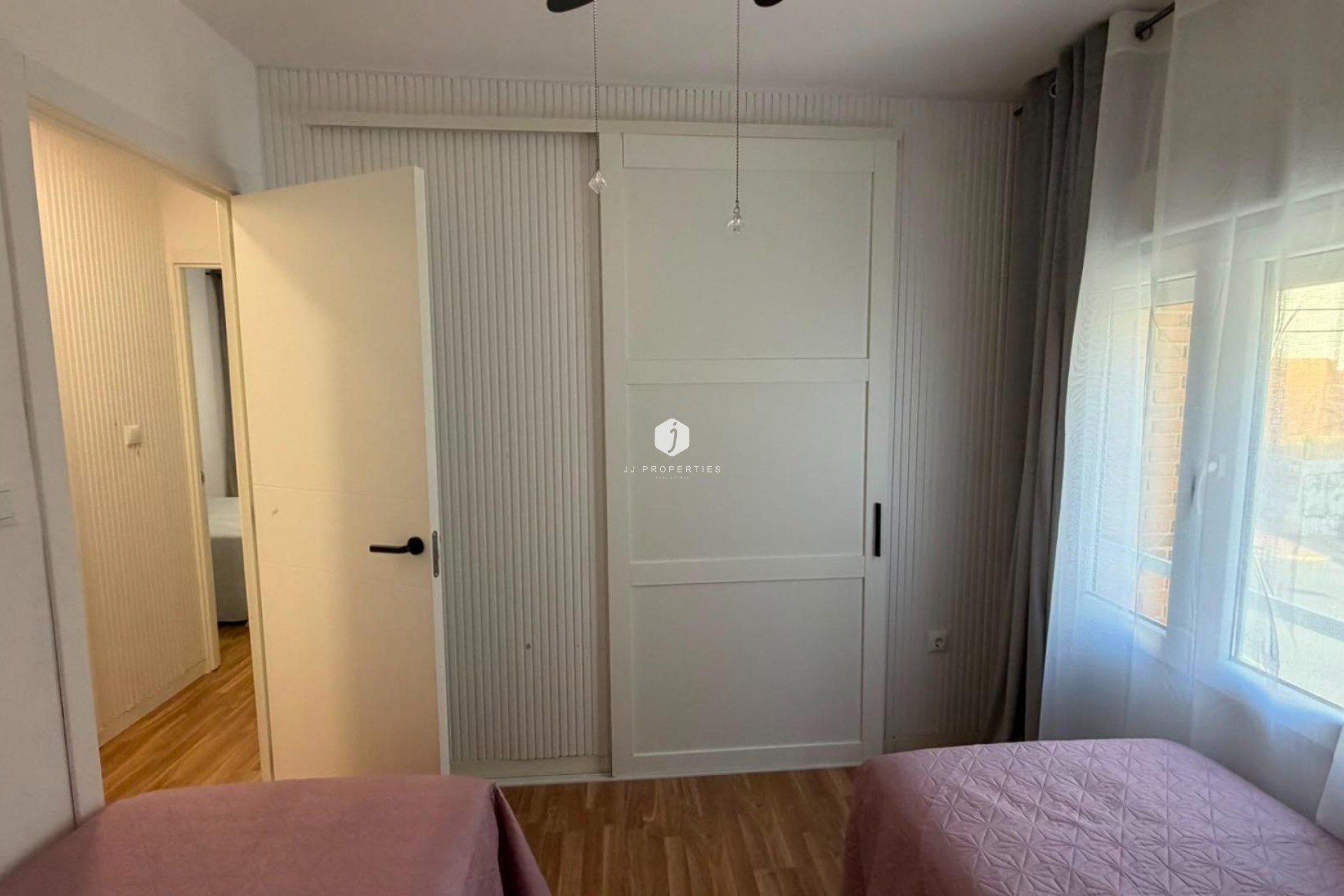 Z drugiej ręki - Mieszkanie w bloku -
Torrevieja - Playa del Cura