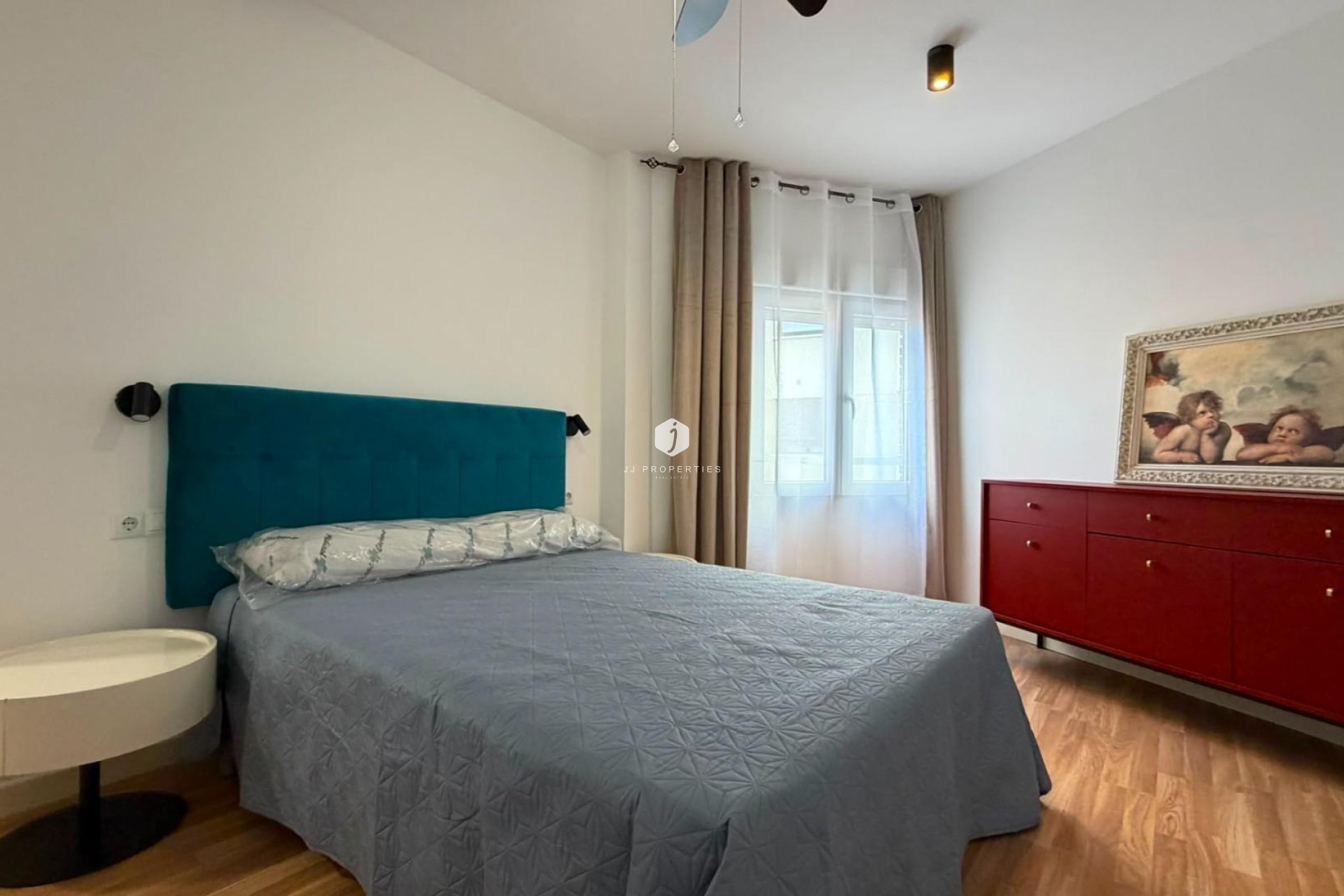 Z drugiej ręki - Mieszkanie w bloku -
Torrevieja - Playa del Cura