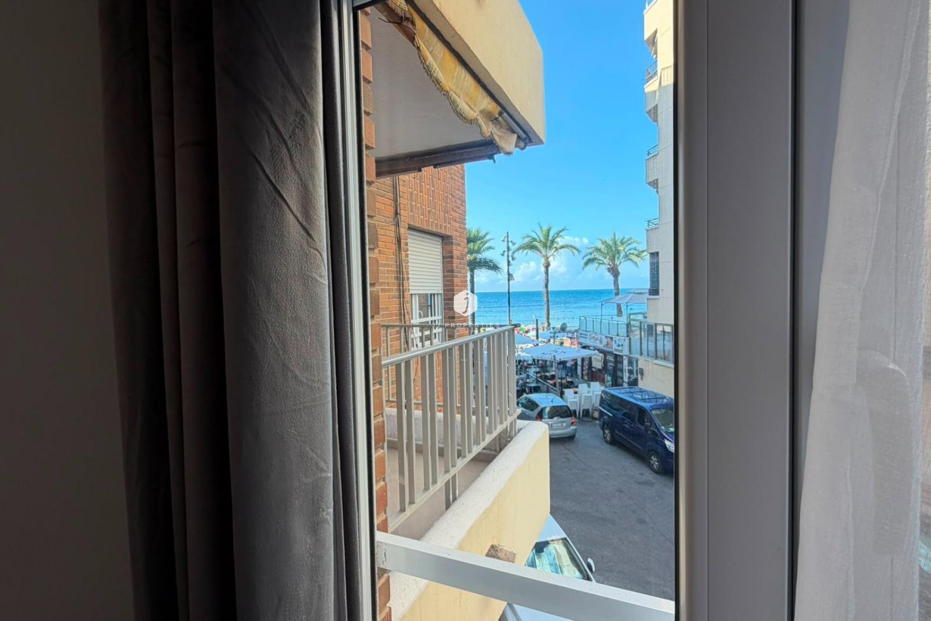 Z drugiej ręki - Mieszkanie w bloku -
Torrevieja - Playa del Cura