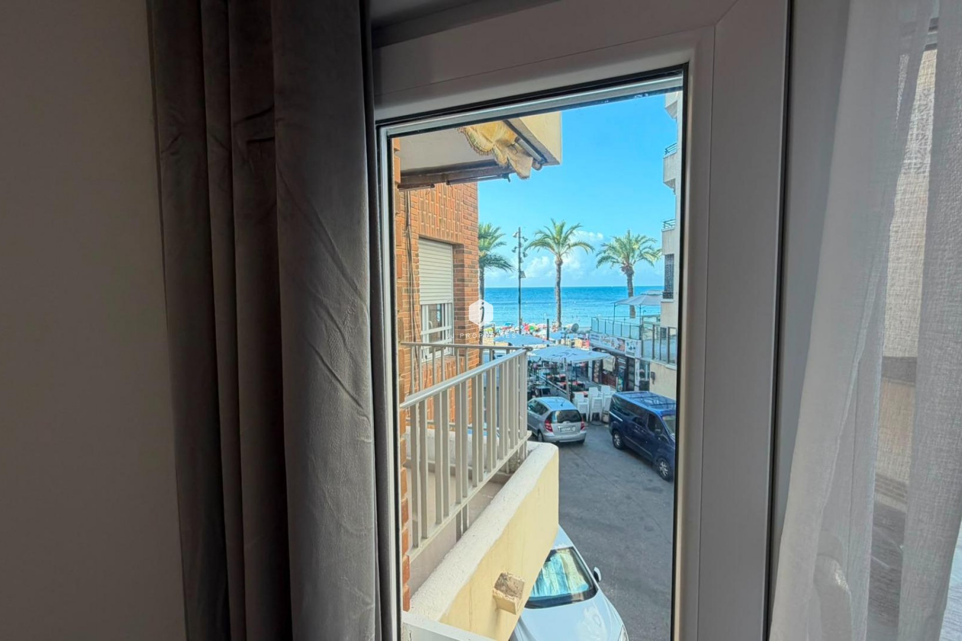Z drugiej ręki - Mieszkanie w bloku -
Torrevieja - Playa del Cura