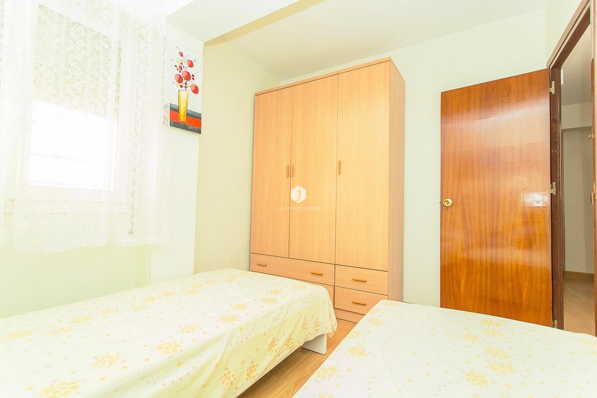 Z drugiej ręki - Mieszkanie w bloku -
Torrevieja - Playa del Cura
