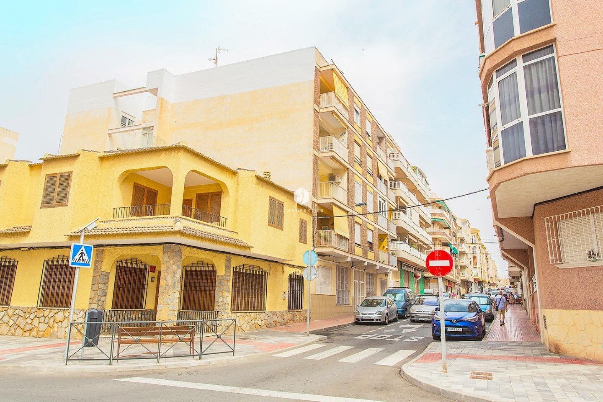 Z drugiej ręki - Mieszkanie w bloku -
Torrevieja - Playa del Cura