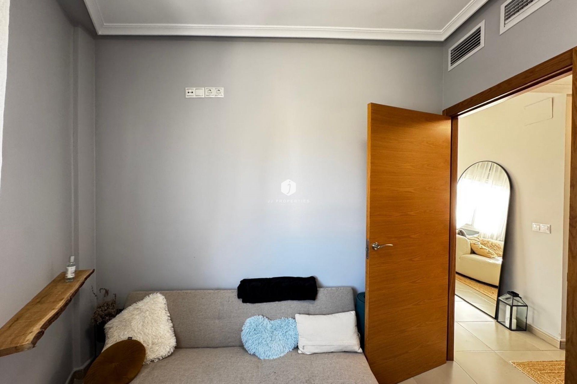 Z drugiej ręki - Mieszkanie w bloku -
Torrevieja - Playa del Cura