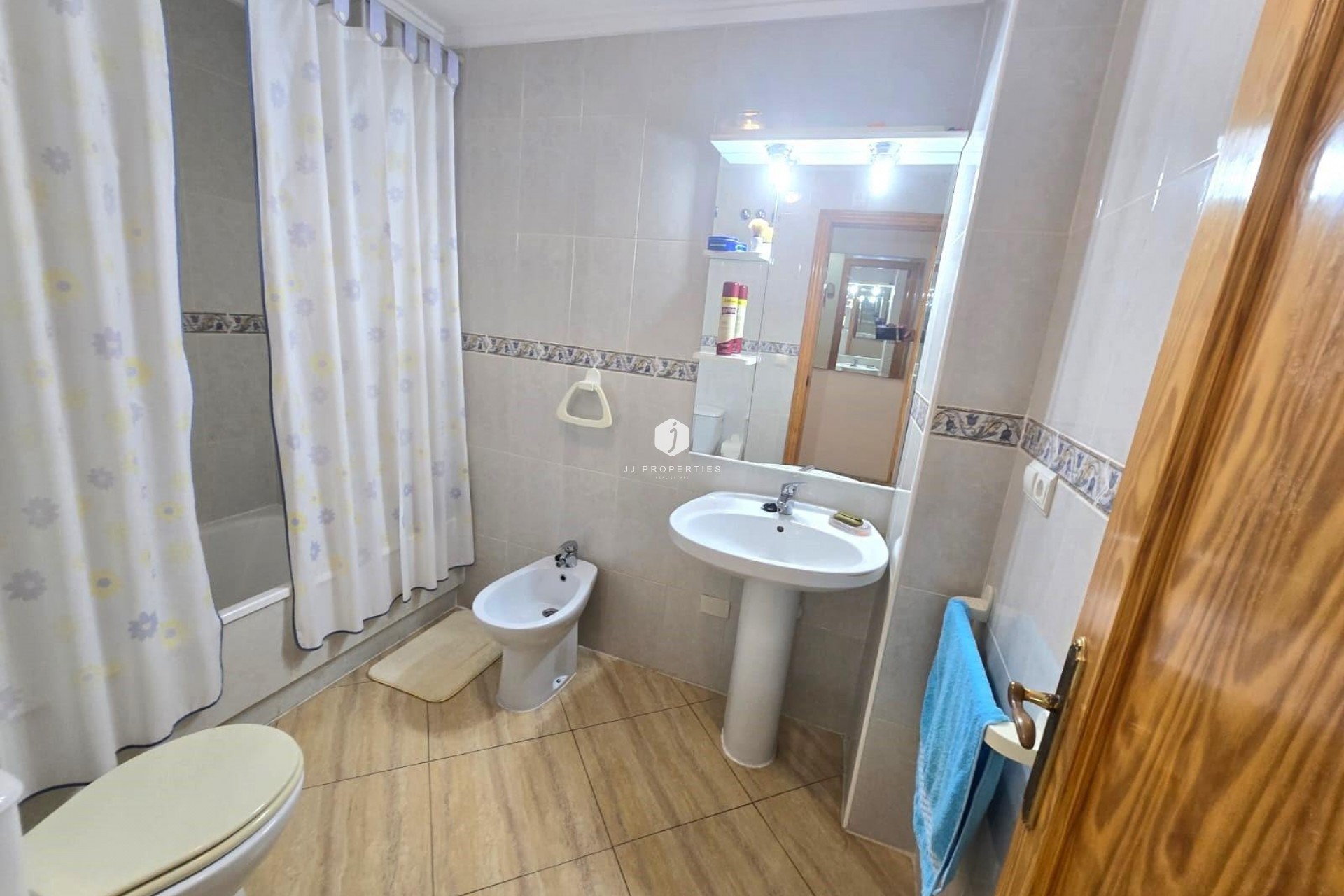 Z drugiej ręki - Mieszkanie w bloku -
Torrevieja - Playa del Cura