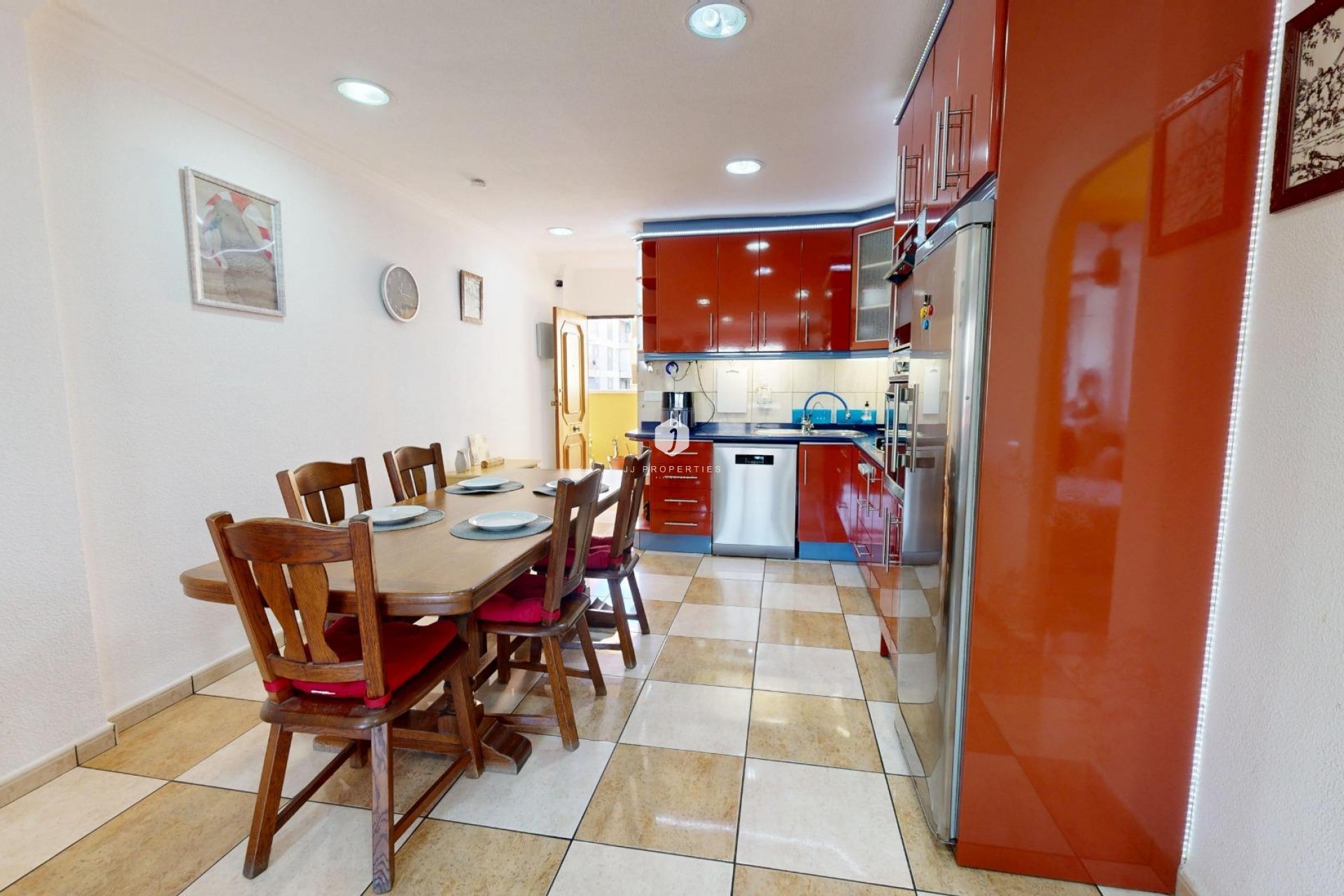 Z drugiej ręki - Mieszkanie w bloku -
Torrevieja - Puerto Deportivo Marina Salinas