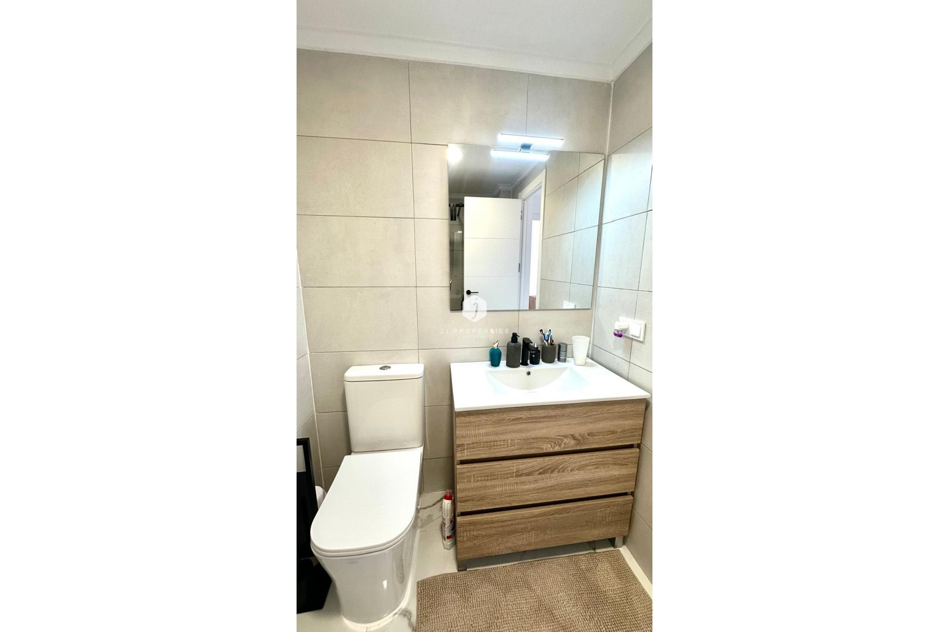 Z drugiej ręki - Mieszkanie w bloku -
Torrevieja - Punta prima