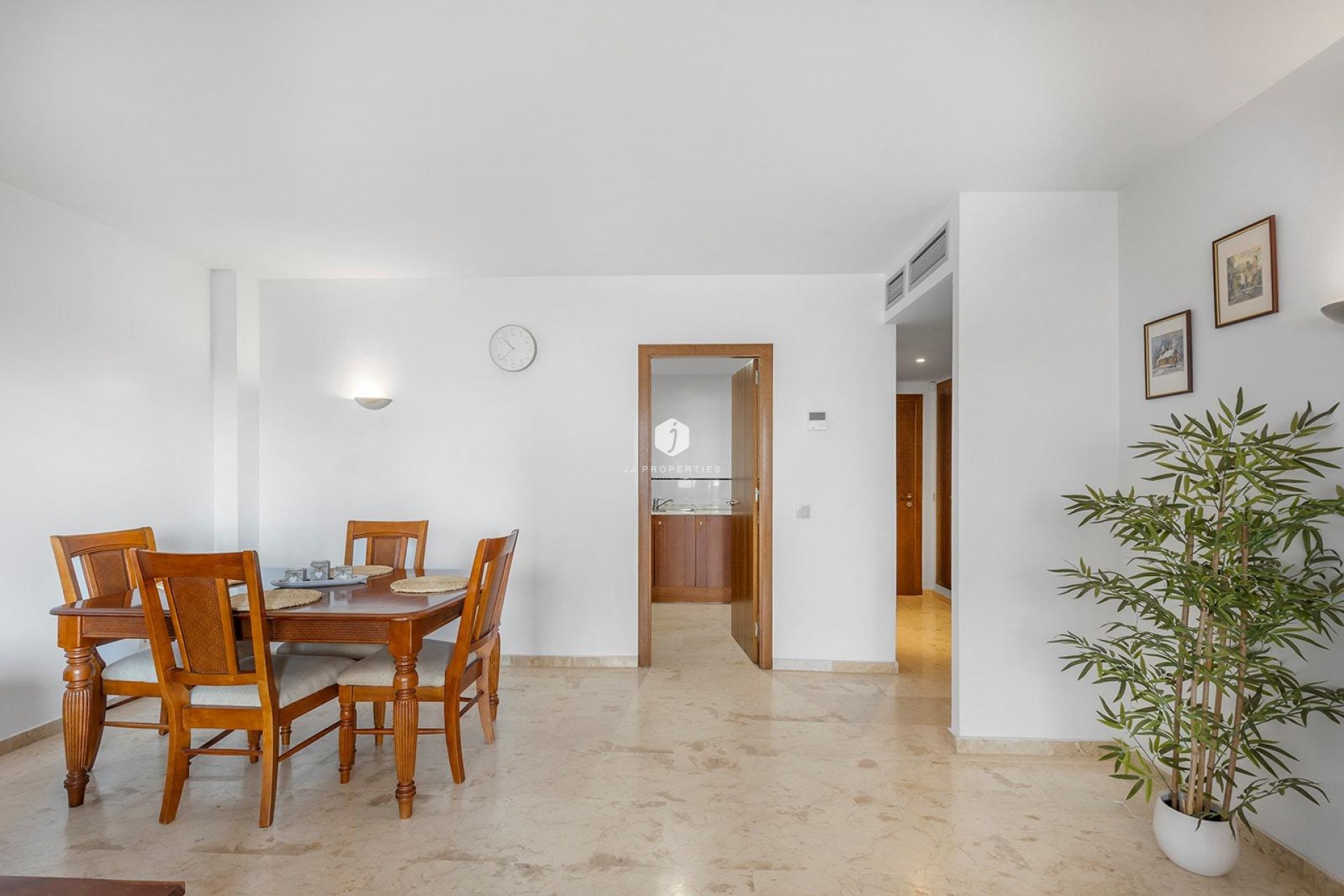 Z drugiej ręki - Mieszkanie w bloku -
Torrevieja - Punta prima