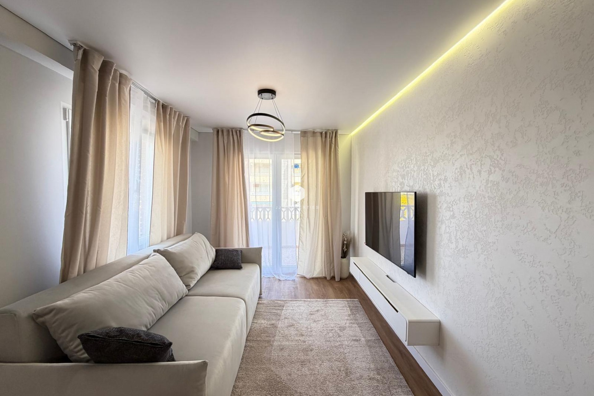 Z drugiej ręki - Mieszkanie w bloku -
Torrevieja - Punta prima