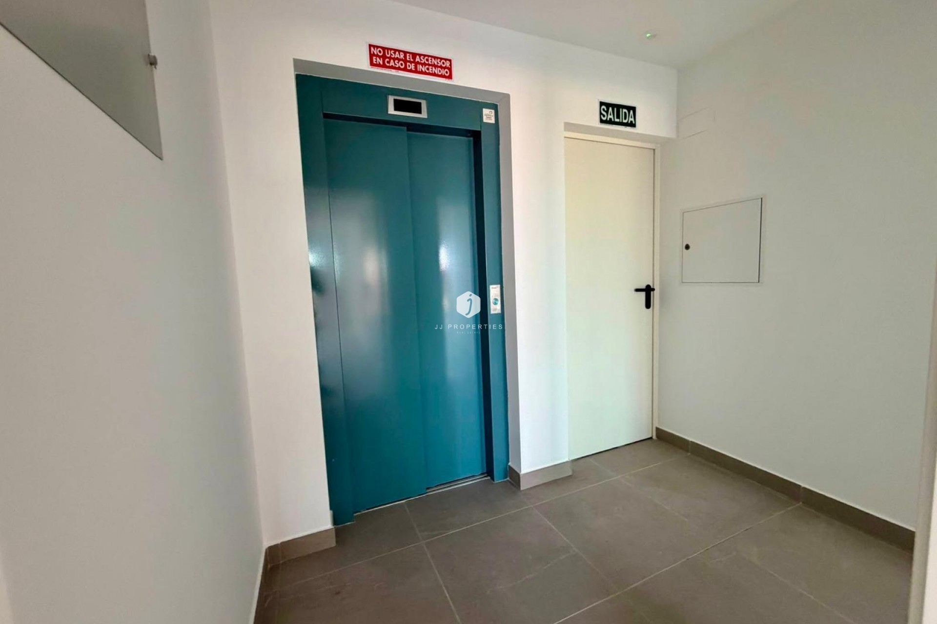 Z drugiej ręki - Mieszkanie w bloku -
Torrevieja - Punta prima