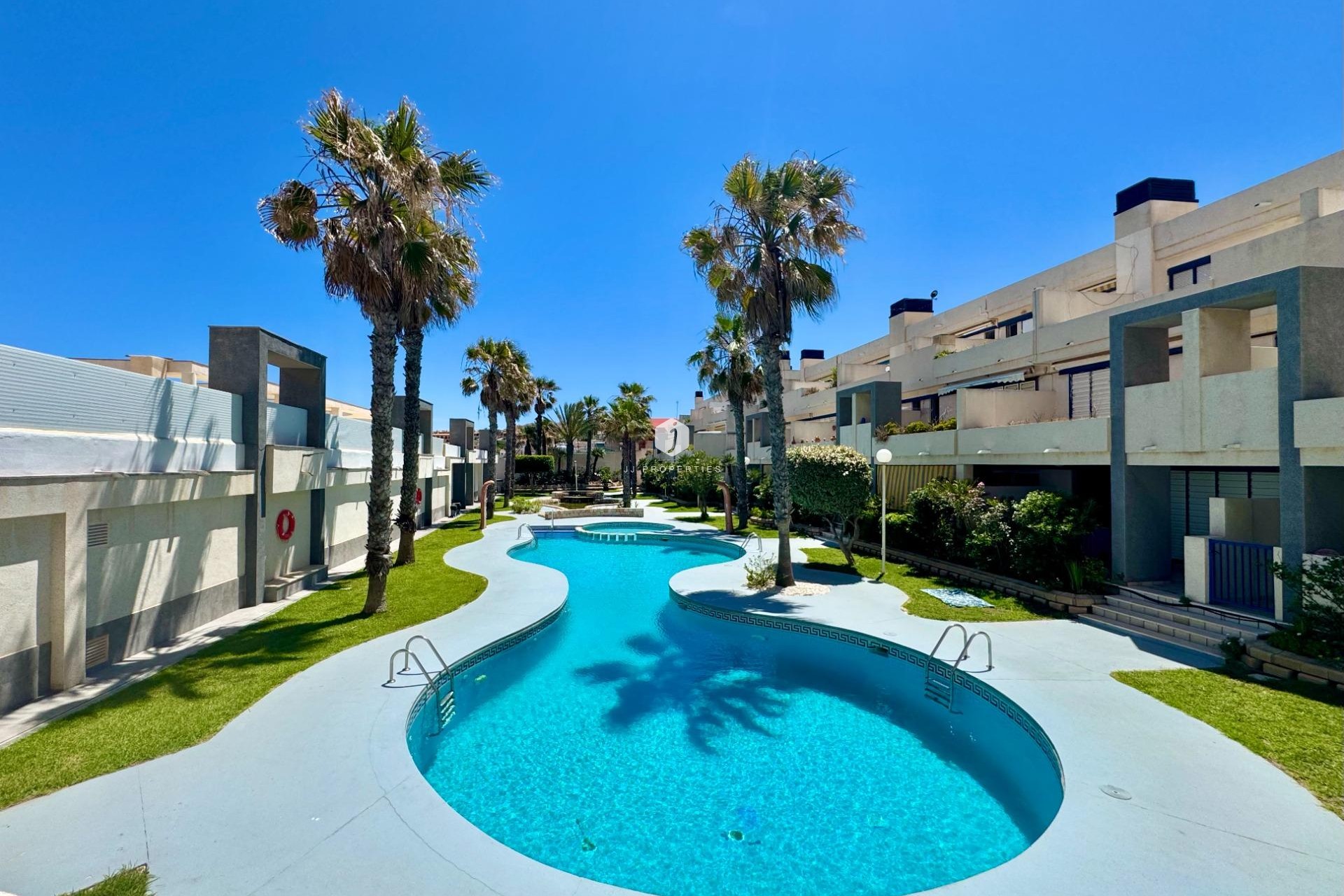Z drugiej ręki - Mieszkanie w bloku -
Torrevieja - Torre la mata
