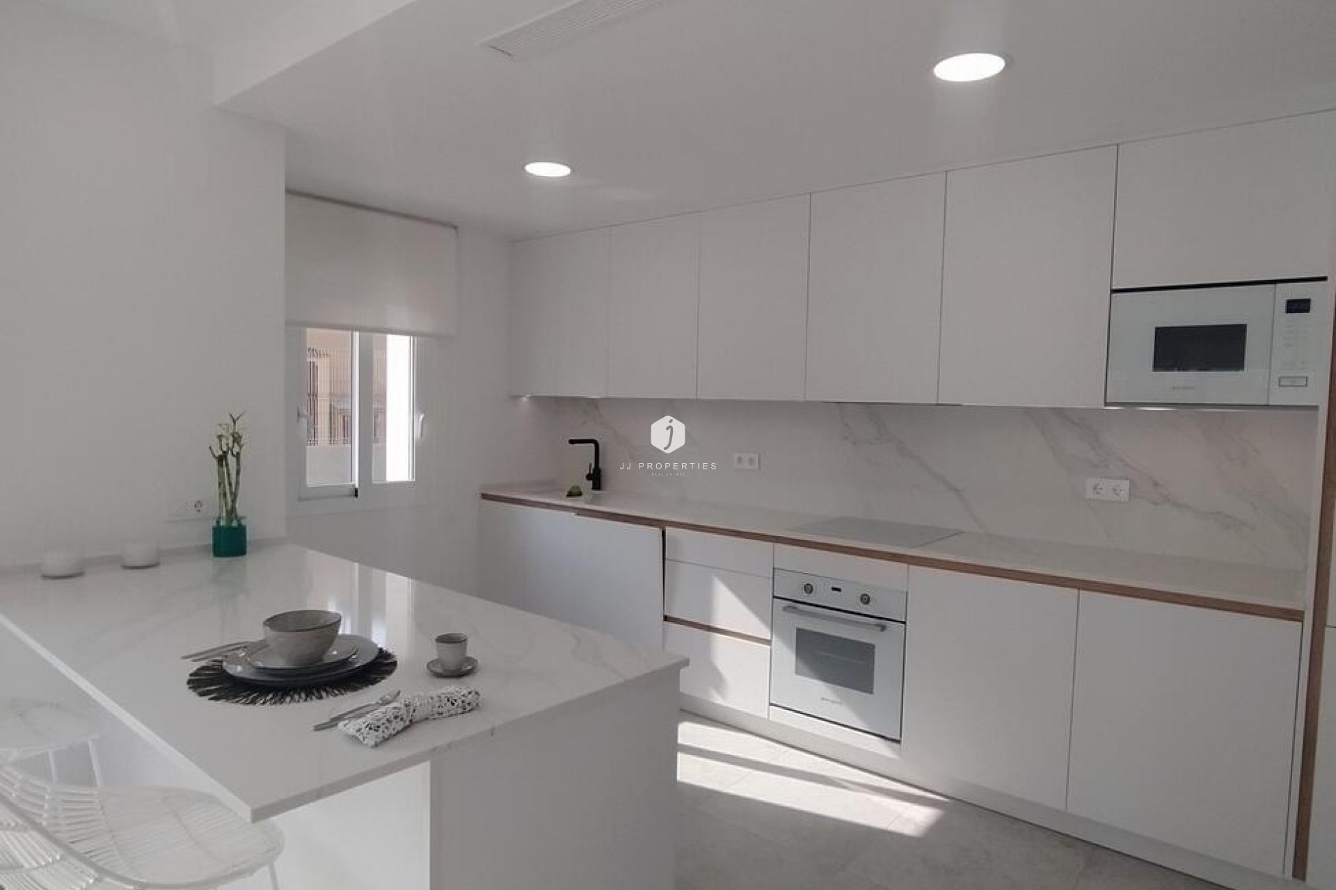 Z drugiej ręki - Mieszkanie w bloku -
Torrevieja - Torreblanca