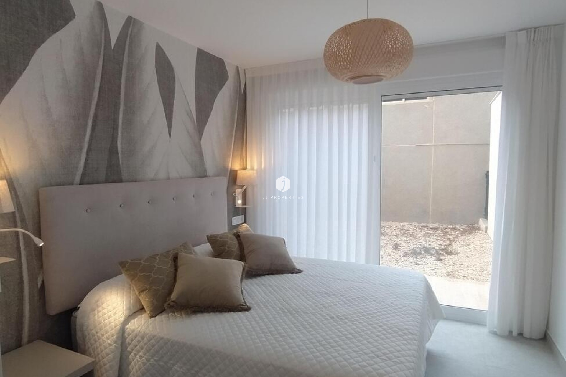 Z drugiej ręki - Mieszkanie w bloku -
Torrevieja - Torreblanca