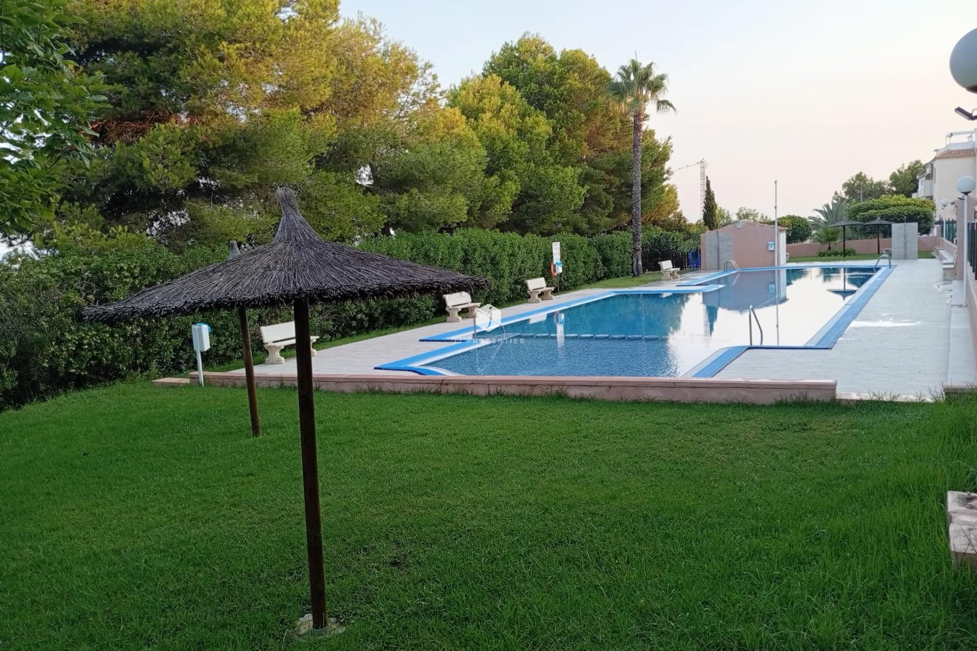 Z drugiej ręki - Mieszkanie w bloku -
Torrevieja - Torreblanca