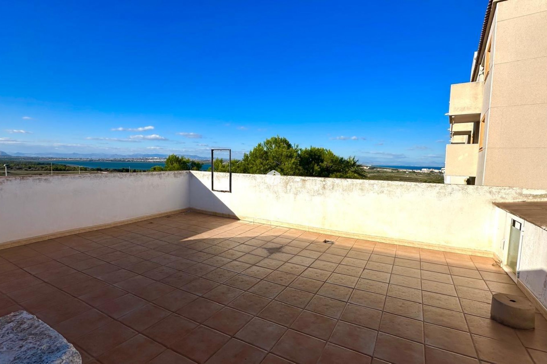 Z drugiej ręki - Mieszkanie w bloku -
Torrevieja - Torreblanca