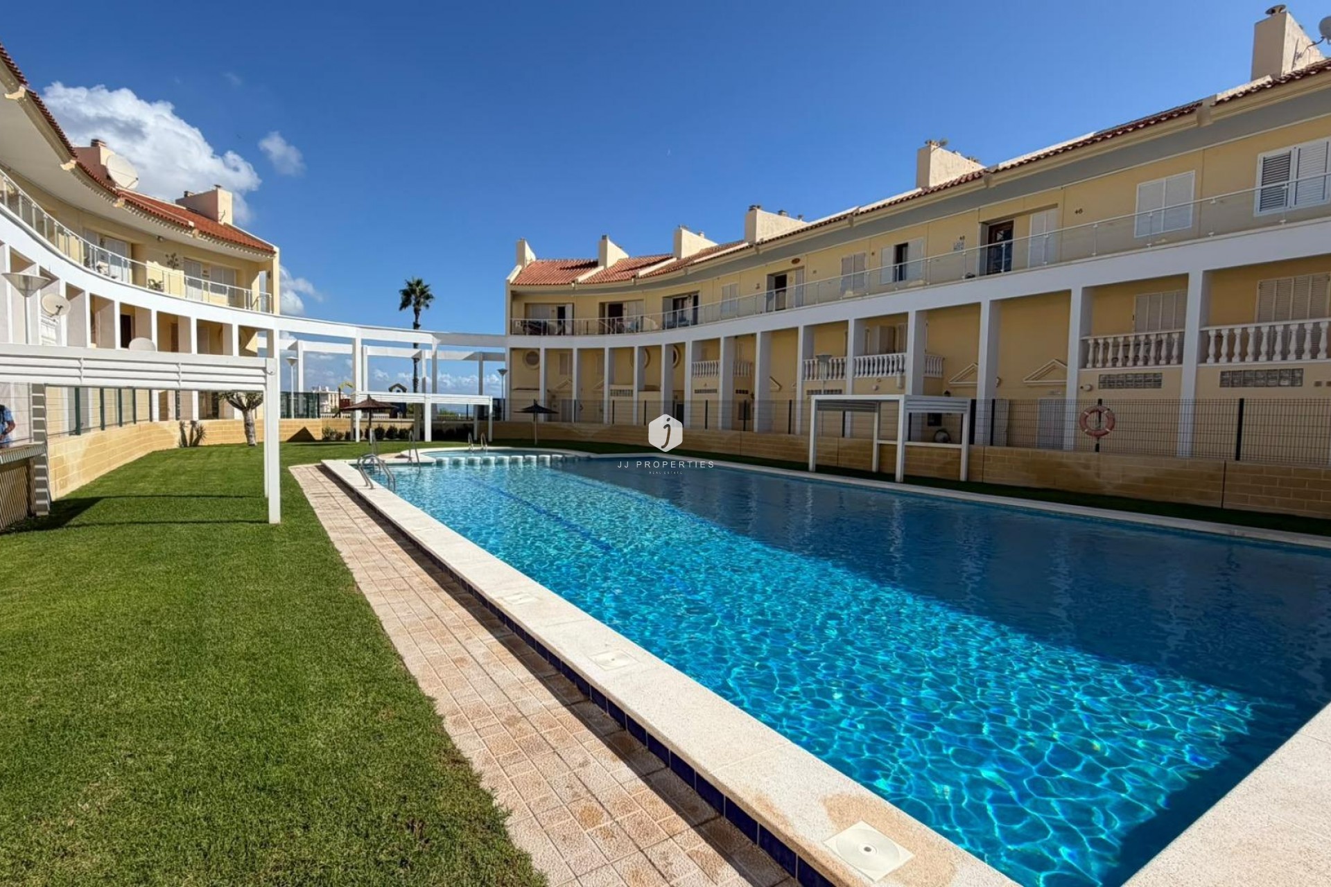 Z drugiej ręki - Mieszkanie w bloku -
Torrevieja - Torreblanca
