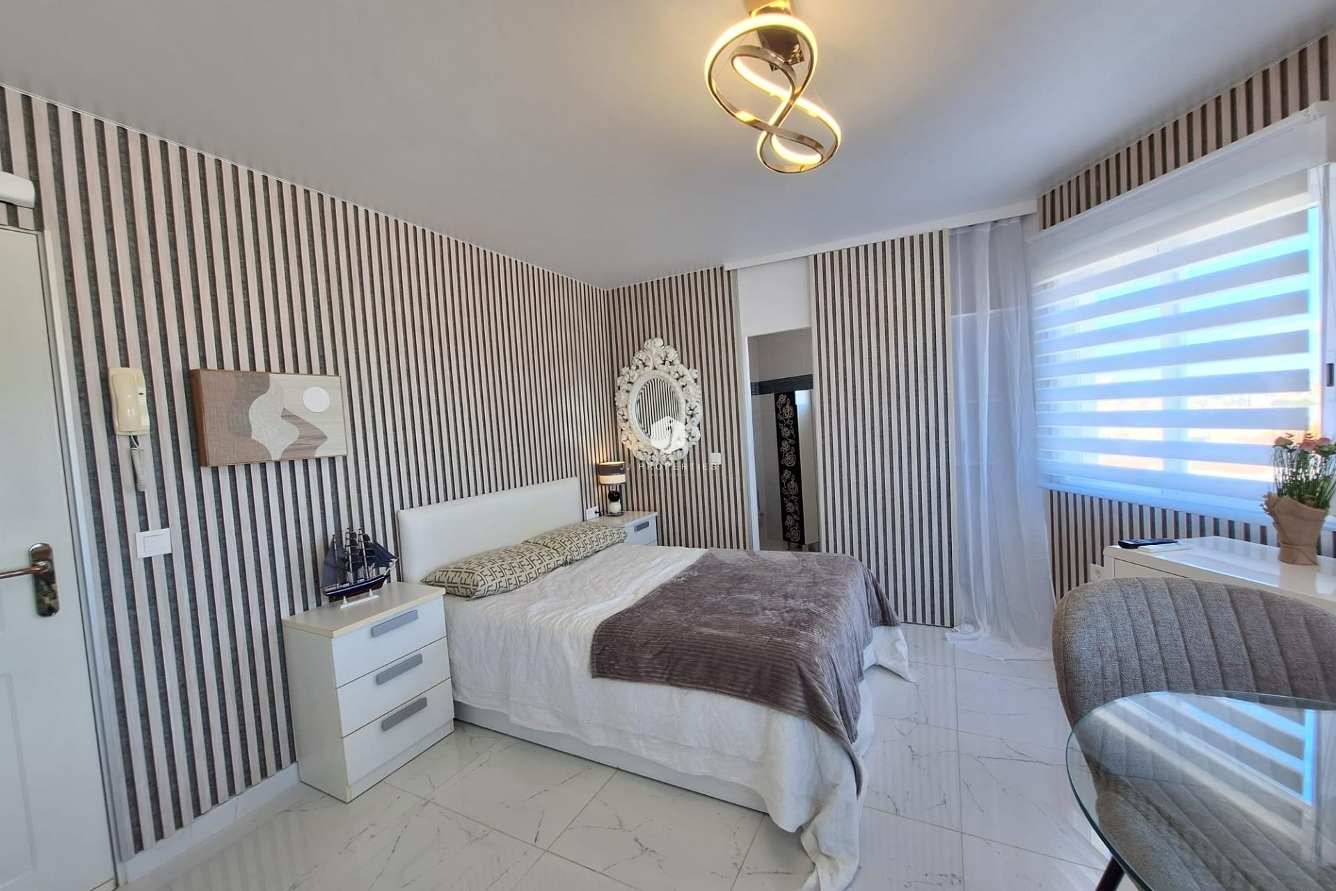 Z drugiej ręki - Mieszkanie w bloku -
Torrevieja - Torrejón