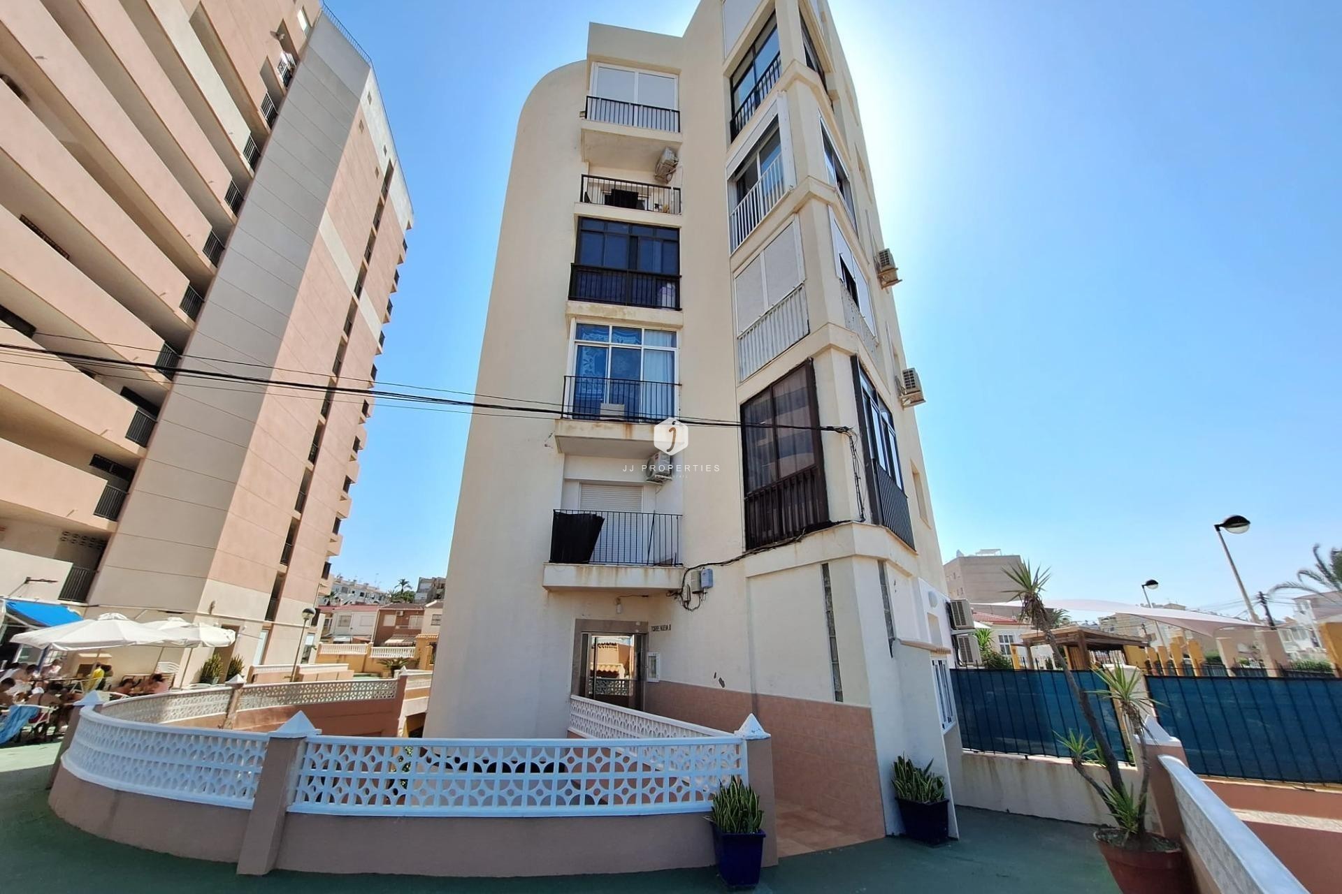 Z drugiej ręki - Mieszkanie w bloku -
Torrevieja - Torrejón
