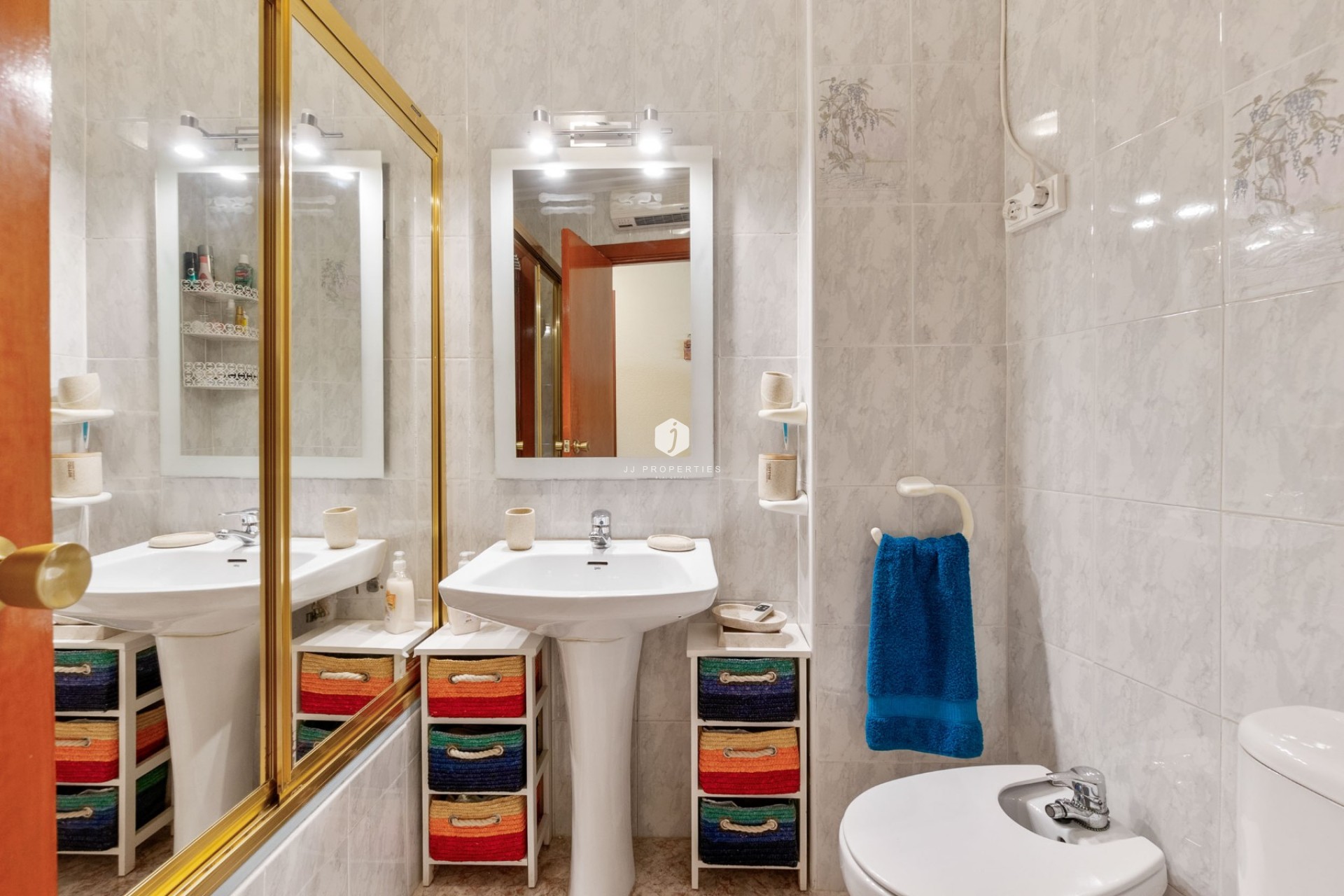 Z drugiej ręki - Mieszkanie w bloku -
Torrevieja - Torrevieja Centro