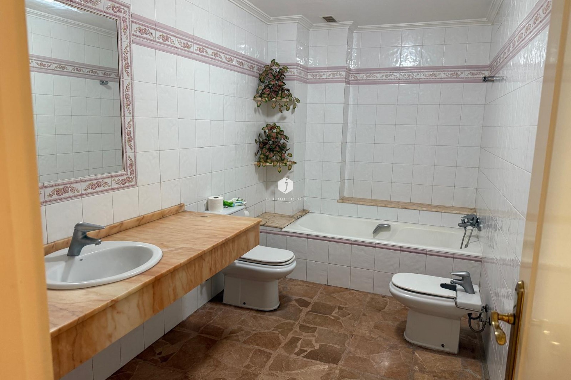 Z drugiej ręki - Mieszkanie w bloku -
Torrevieja