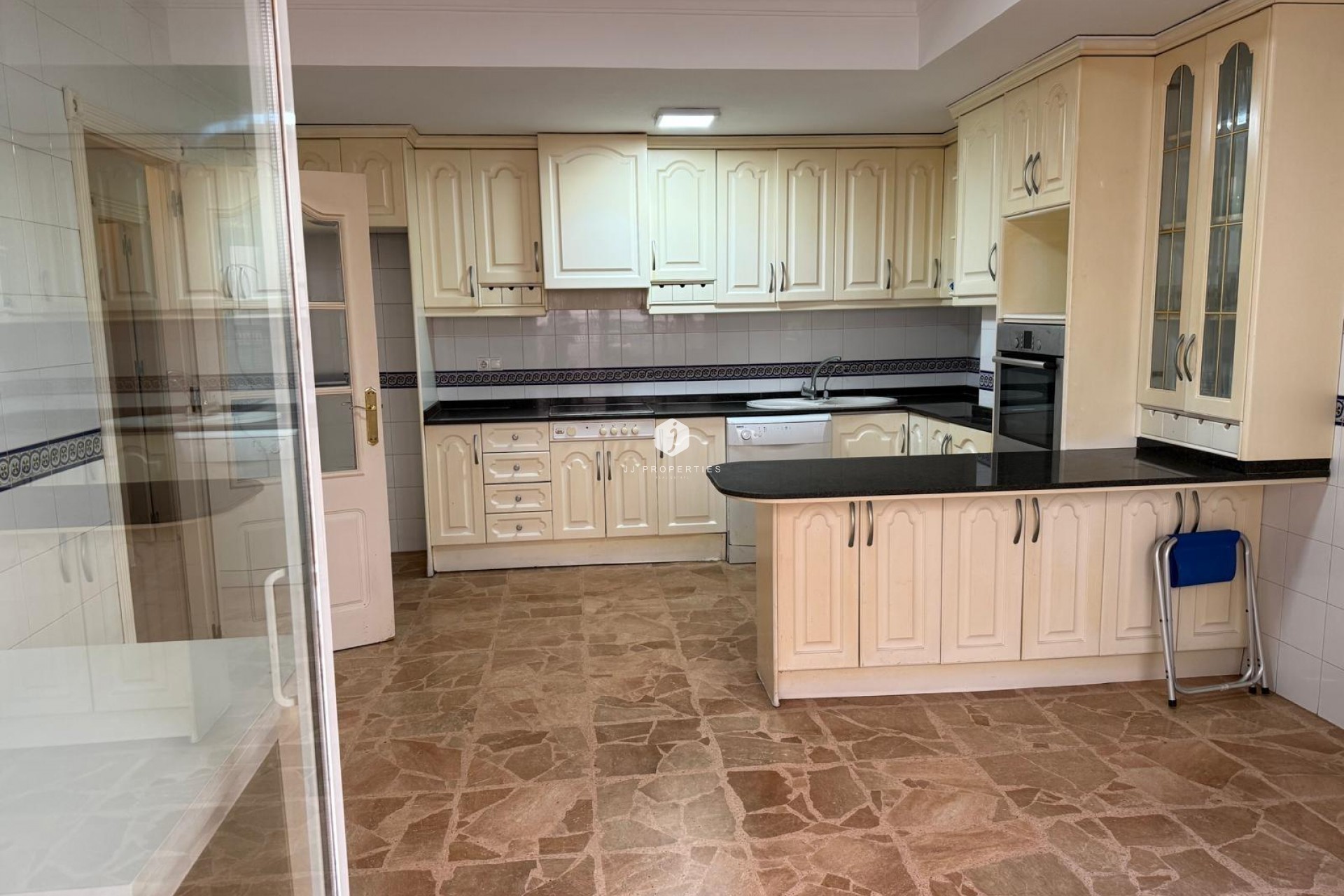 Z drugiej ręki - Mieszkanie w bloku -
Torrevieja