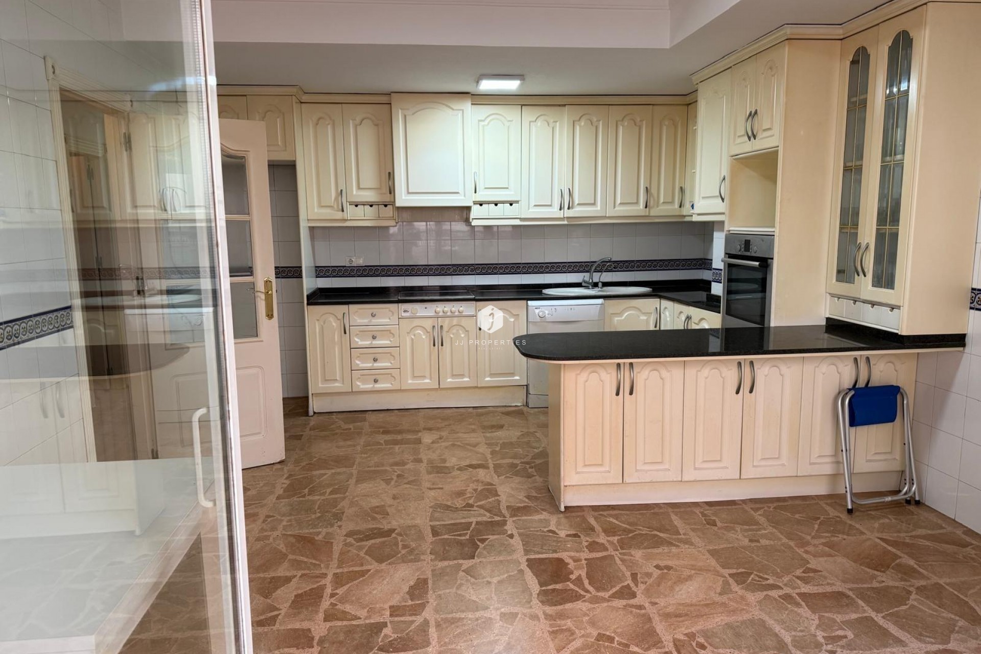 Z drugiej ręki - Mieszkanie w bloku -
Torrevieja