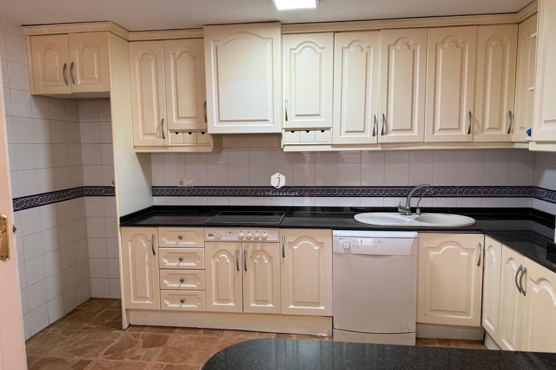 Z drugiej ręki - Mieszkanie w bloku -
Torrevieja