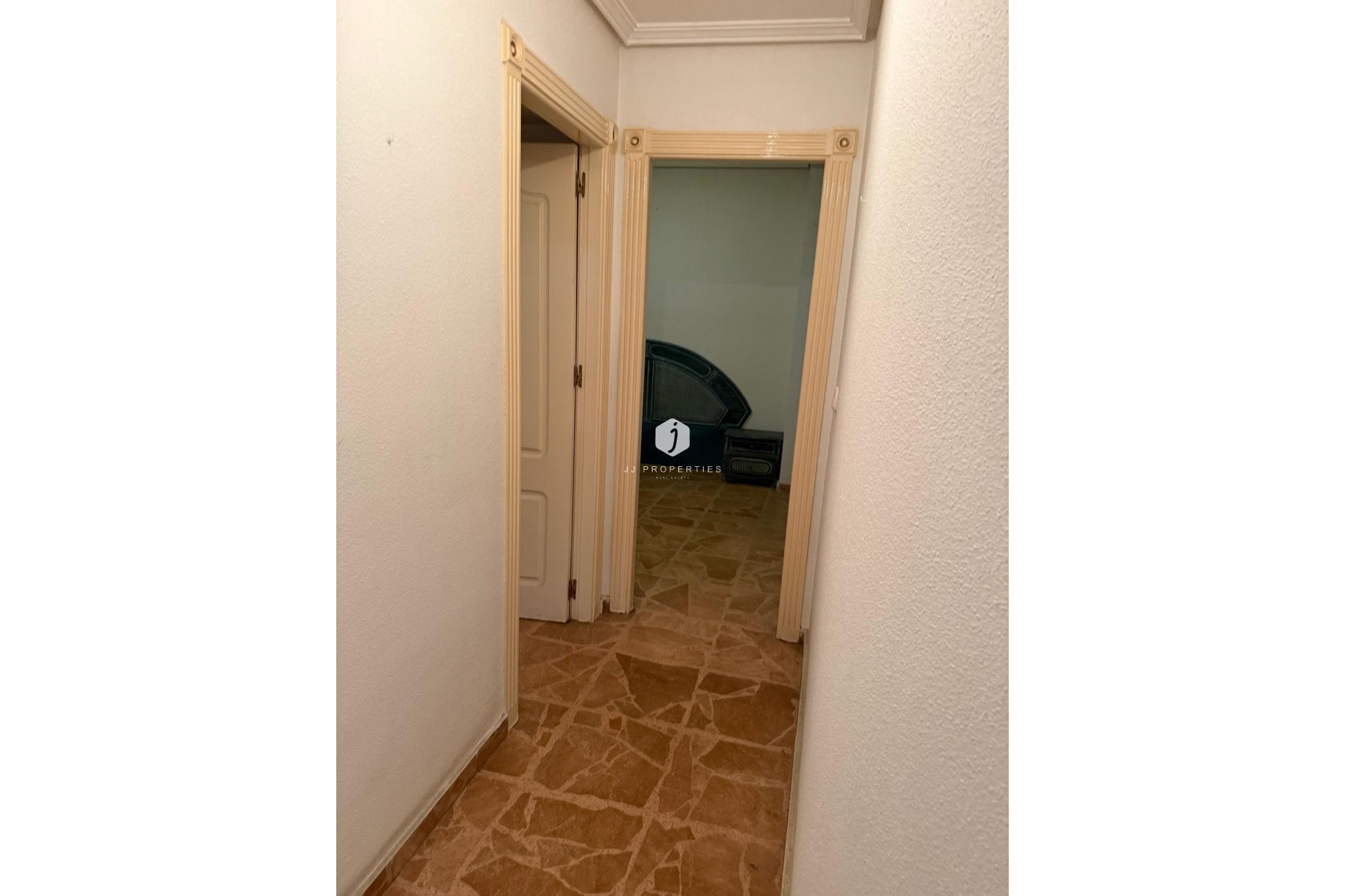 Z drugiej ręki - Mieszkanie w bloku -
Torrevieja