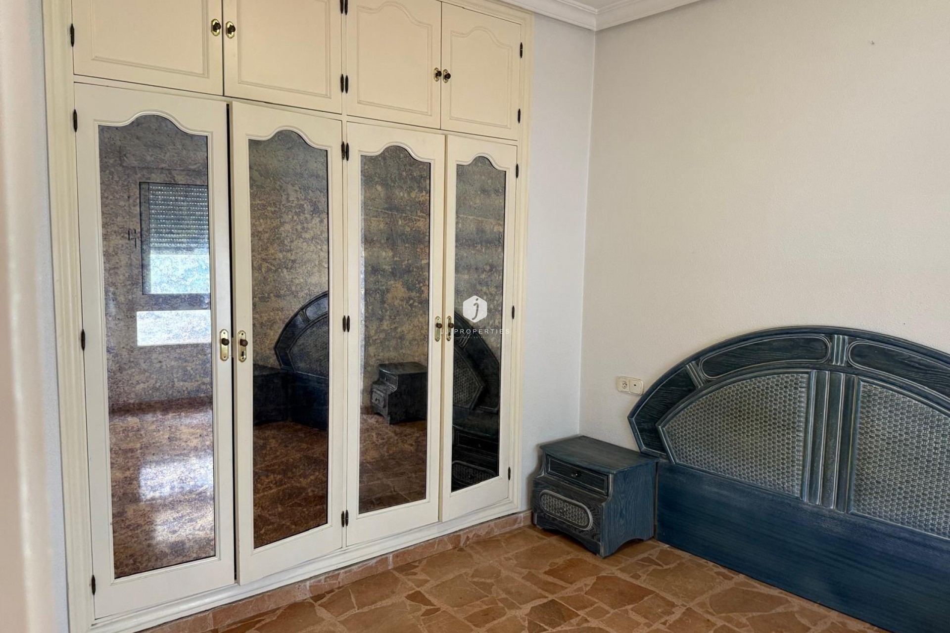 Z drugiej ręki - Mieszkanie w bloku -
Torrevieja