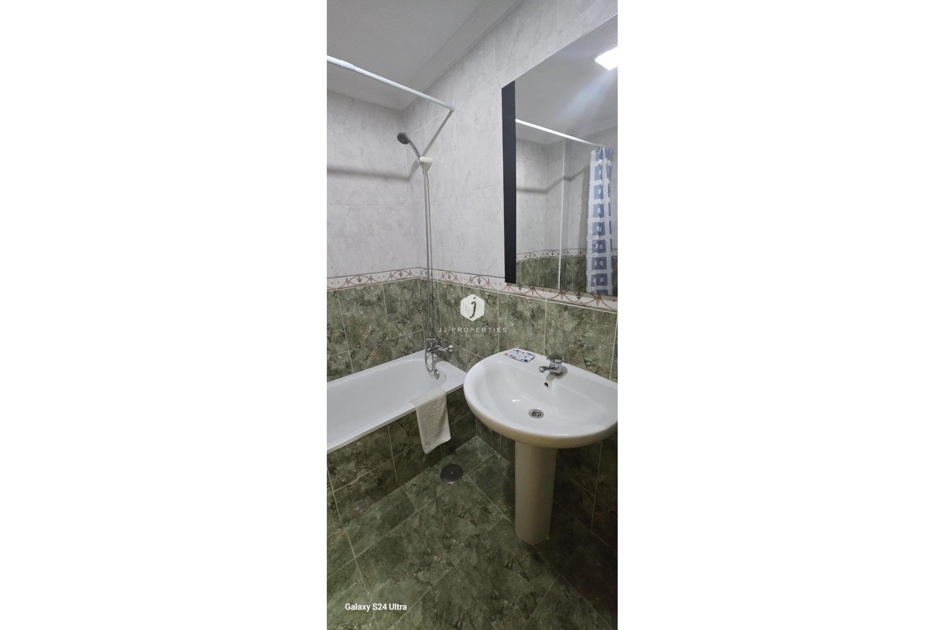 Z drugiej ręki - Mieszkanie w bloku -
Torrevieja