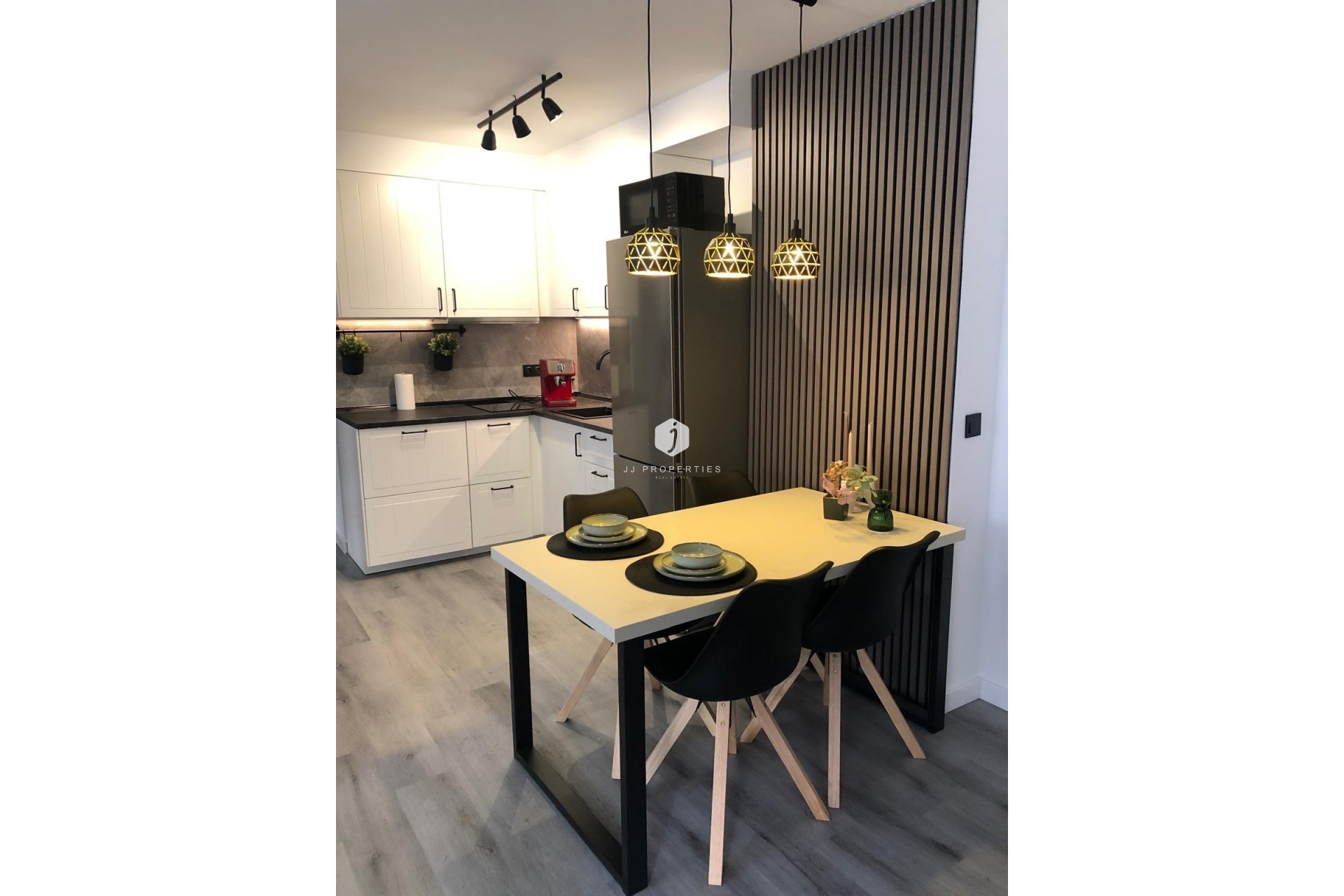 Z drugiej ręki - Mieszkanie w bloku -
Torrevieja