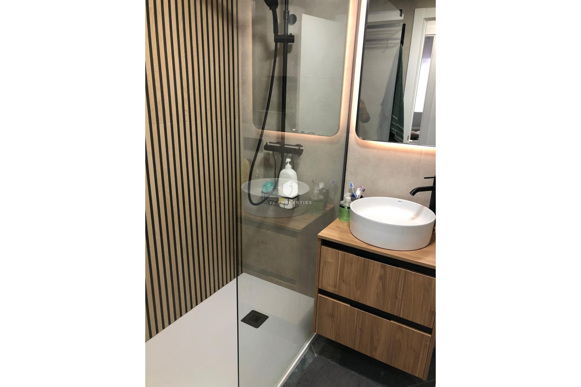 Z drugiej ręki - Mieszkanie w bloku -
Torrevieja