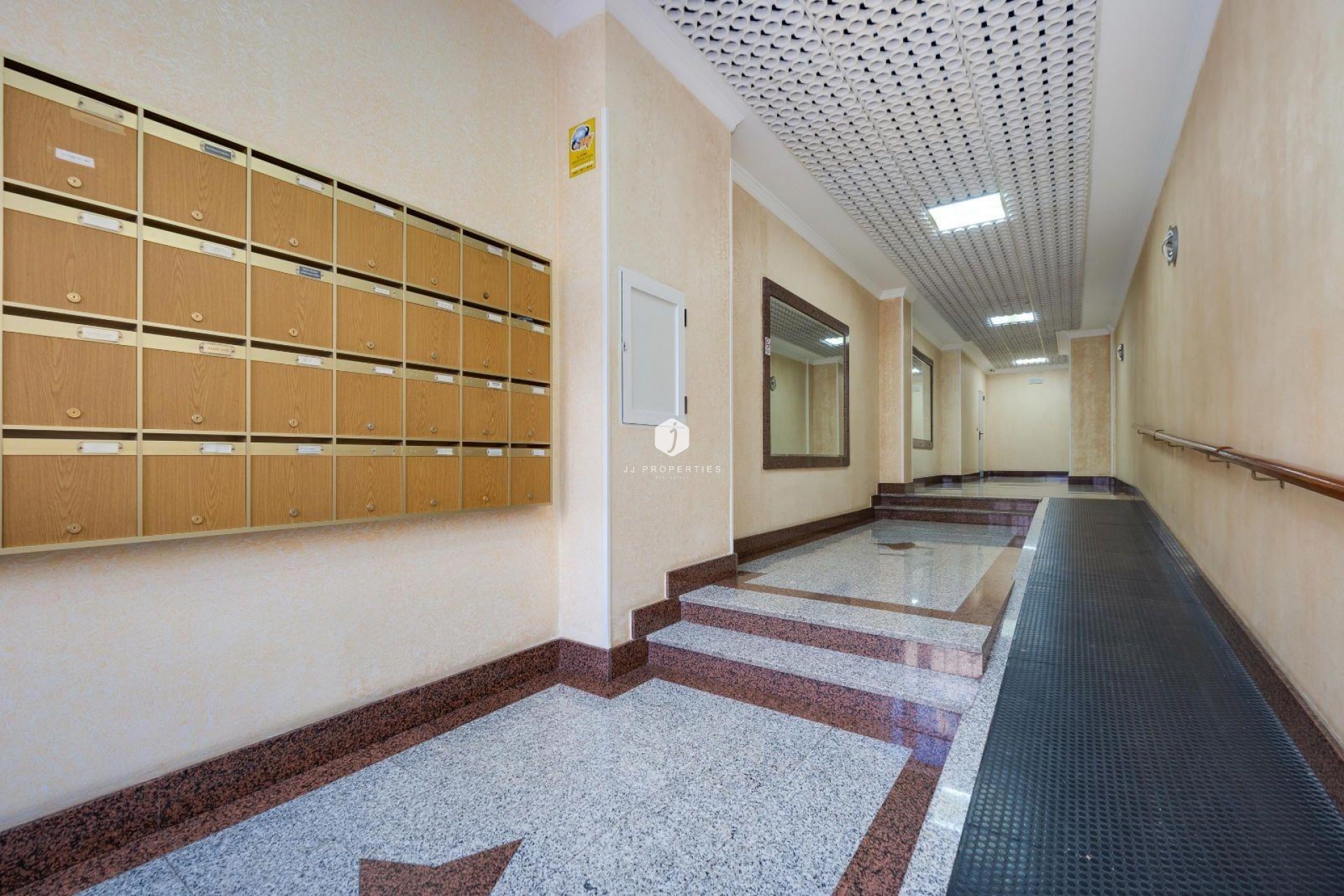 Z drugiej ręki - Mieszkanie w bloku -
Torrevieja