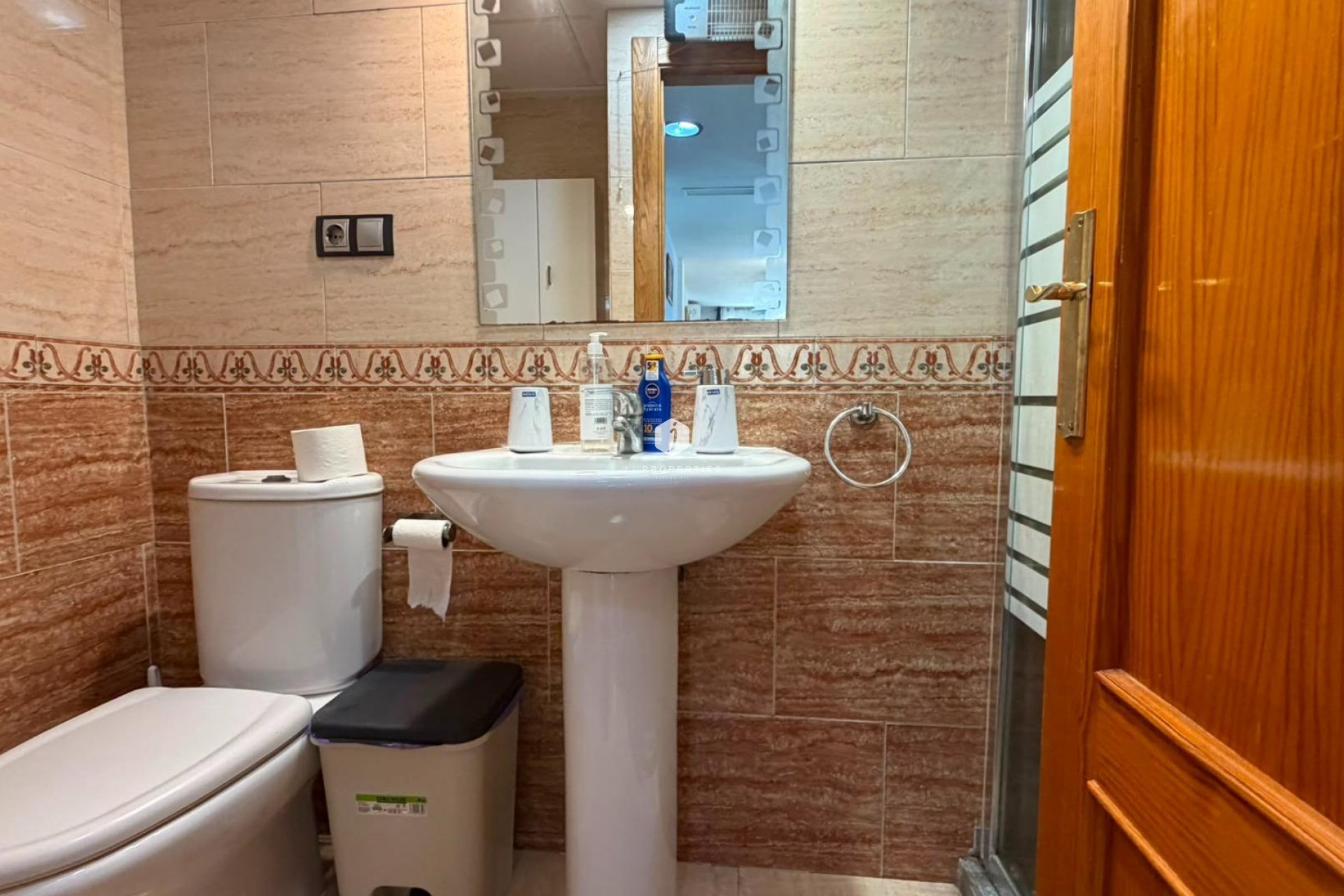Z drugiej ręki - Mieszkanie w bloku -
Torrevieja