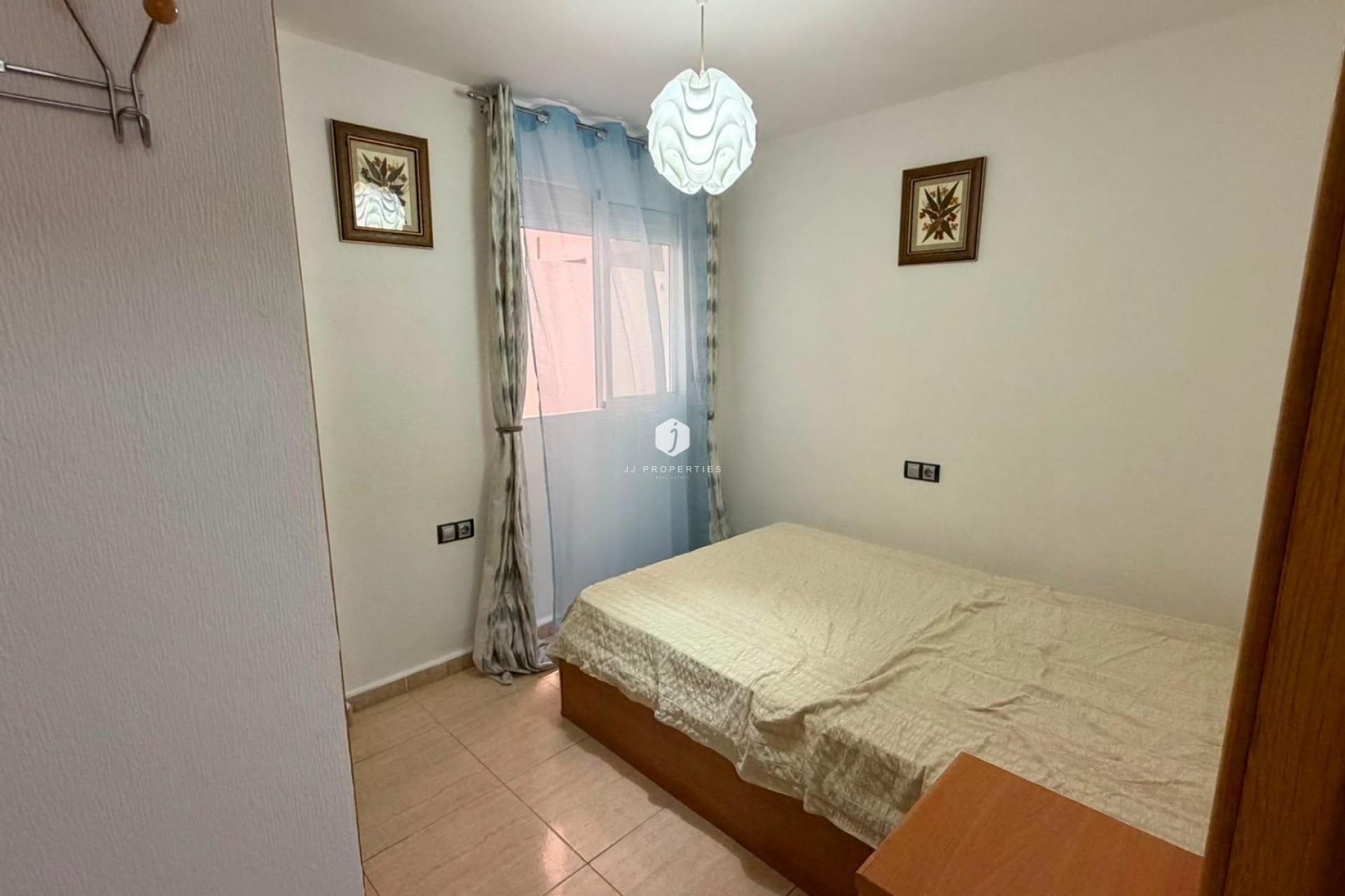 Z drugiej ręki - Mieszkanie w bloku -
Torrevieja